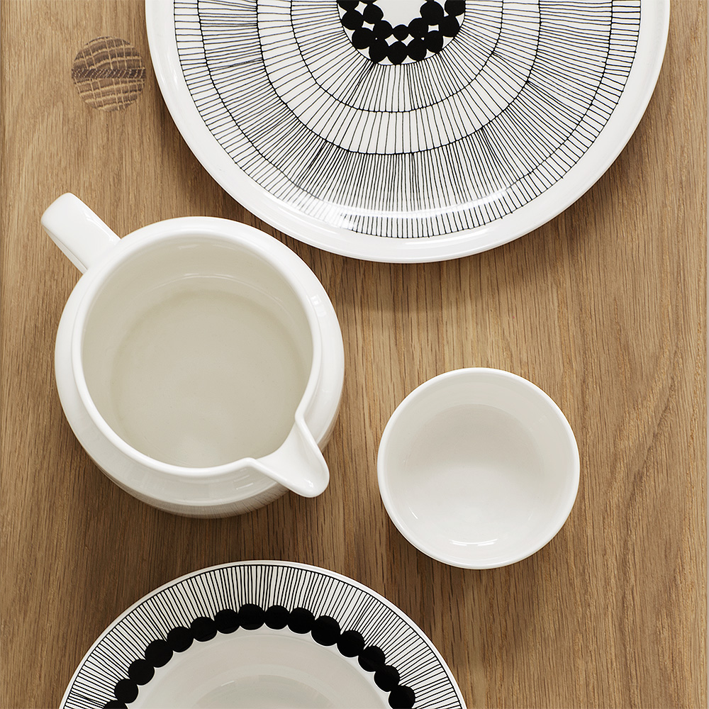 Marimekko Siirtolapuutarha Tallrik flat Svart/Vit 25 cm