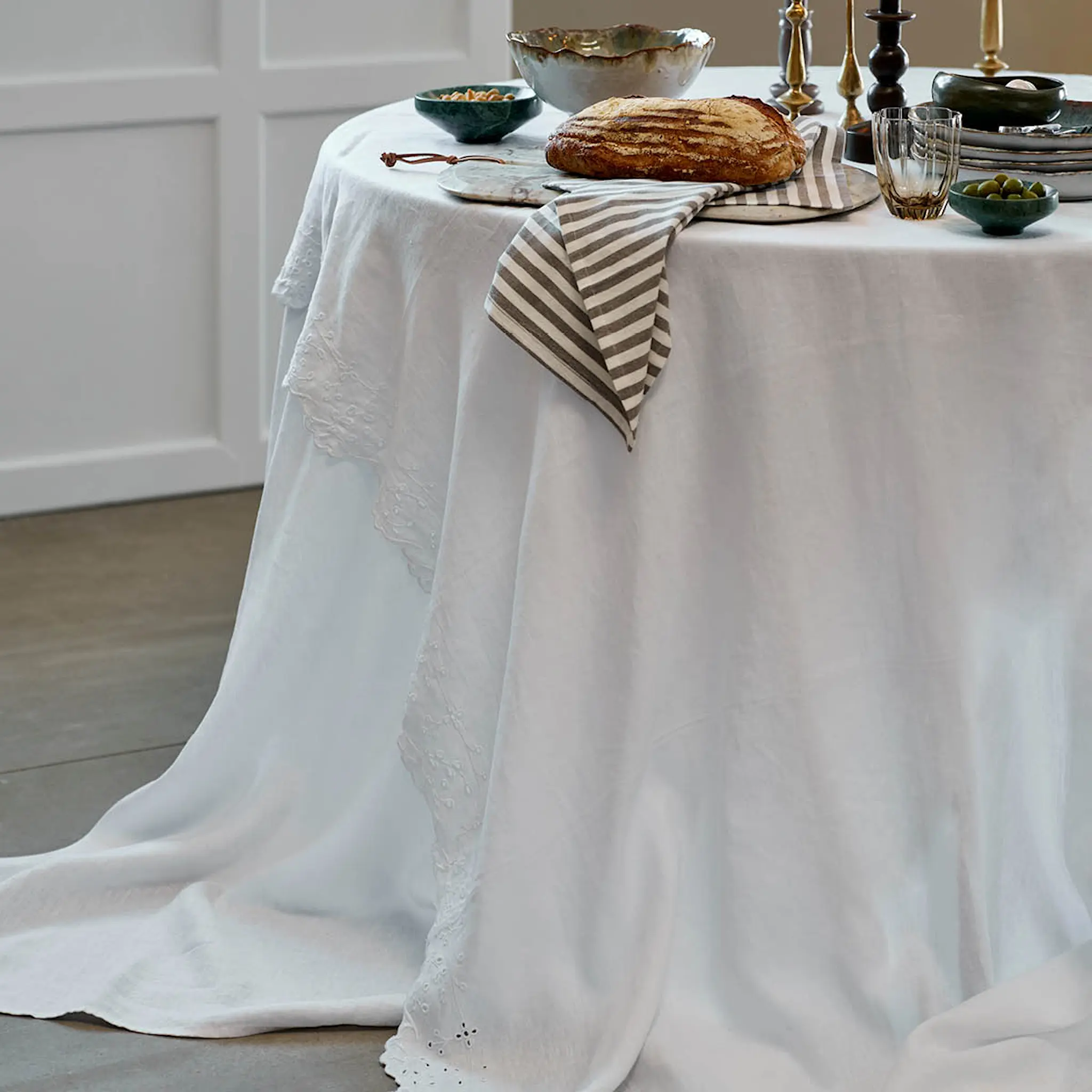 Lene Bjerre Anglaise Pöytäliina 220x140 cm Valkoinen