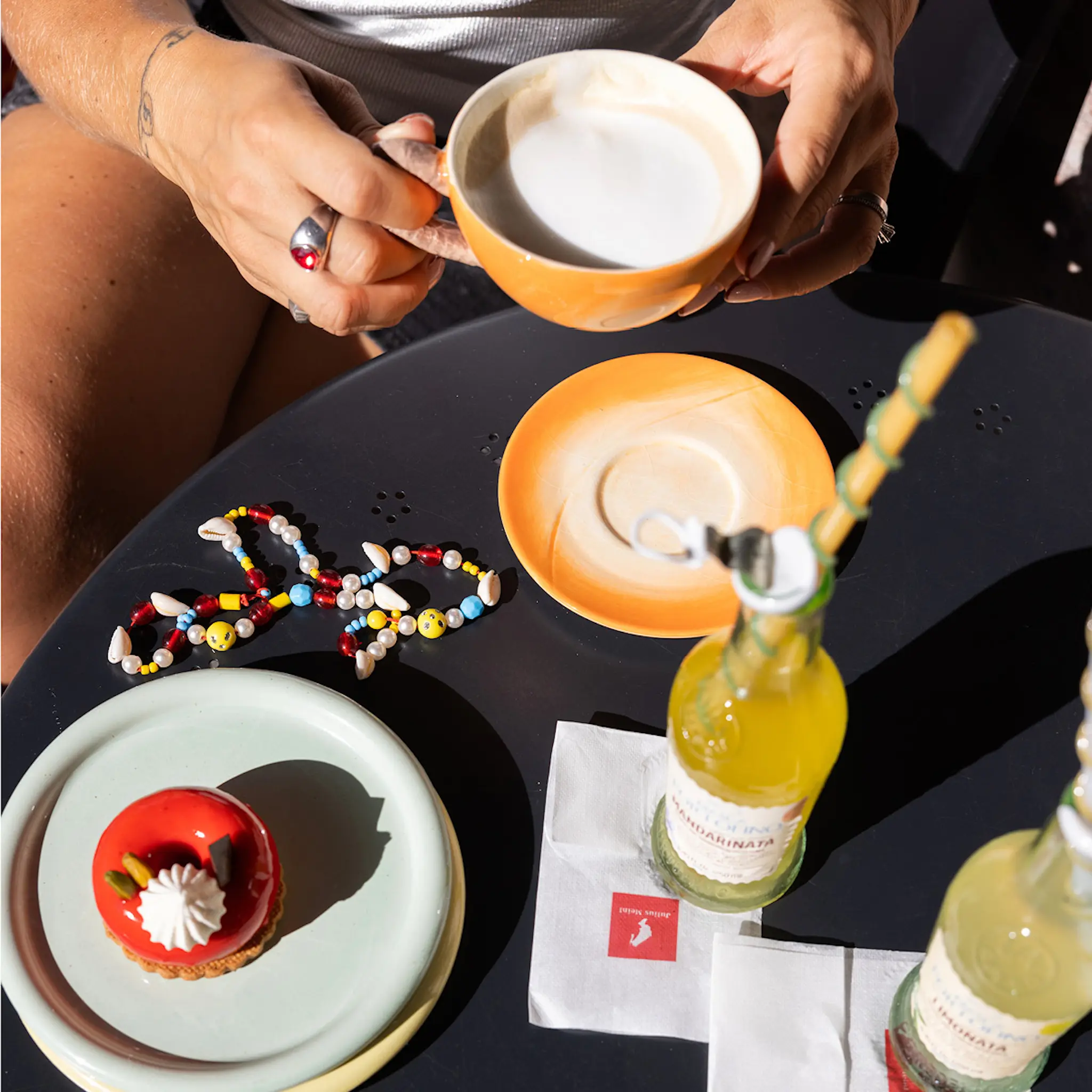 ByOn Fruity kopp 30 cl och fat persika