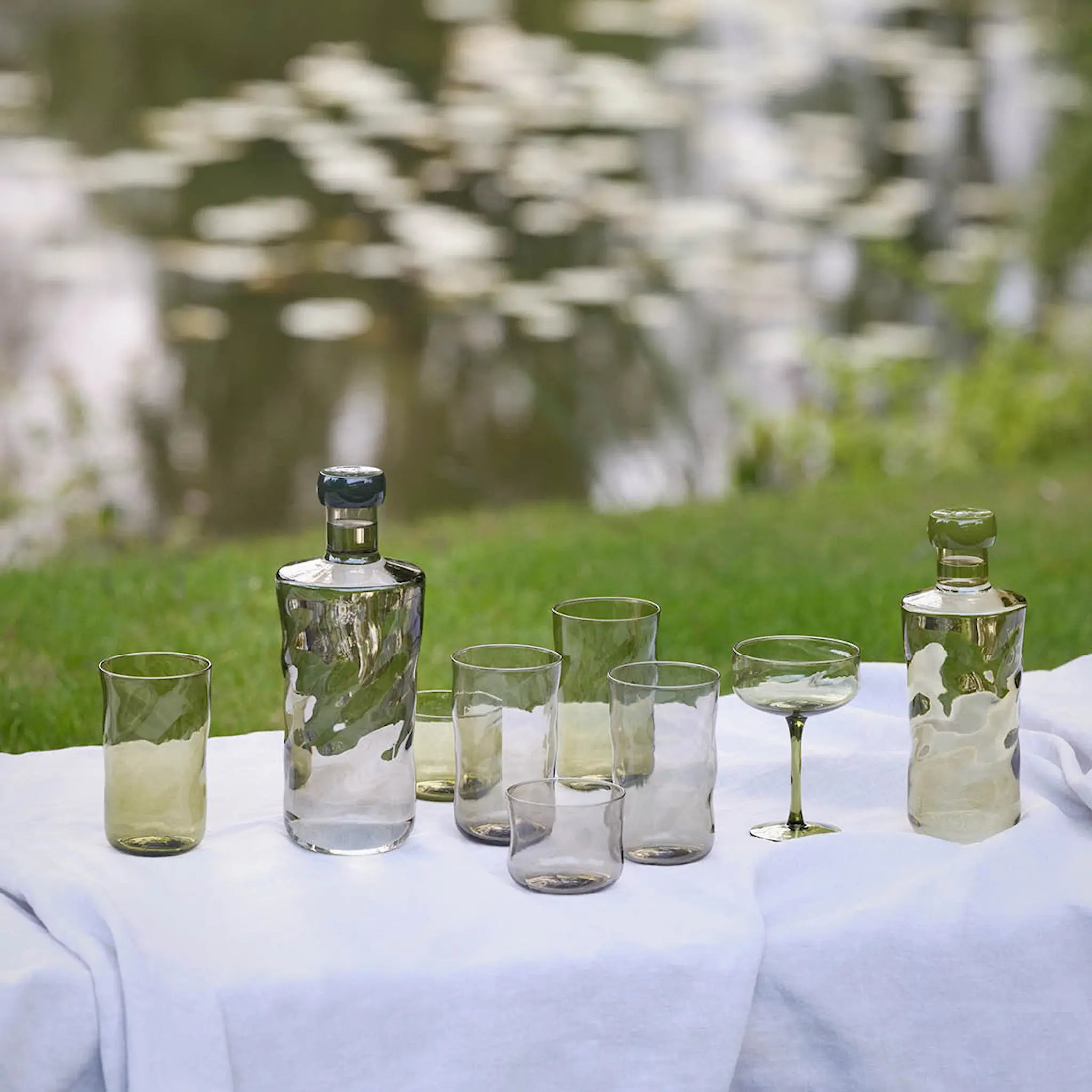 Paveau Swirl flaske large 1,25L Mist