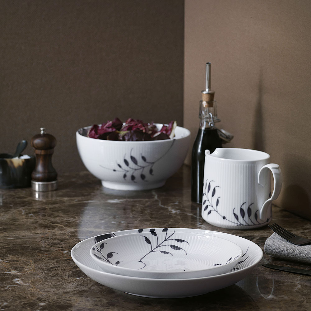 Royal Copenhagen Black Fluted Mega Kulho 3,1 L