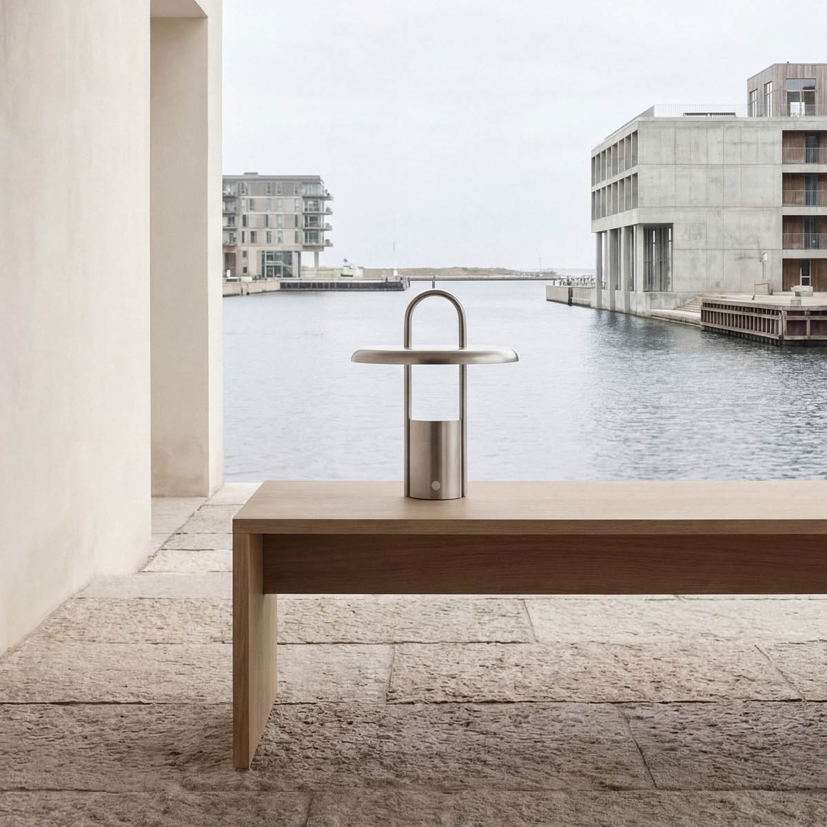 Stelton Pier LED-lamppu, kannettava 25 cm teräs