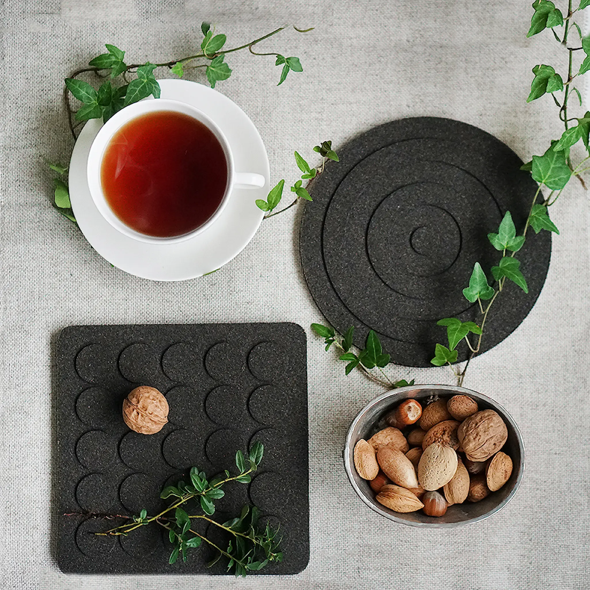 Born in Sweden Pannunalunen korkki 21 cm Musta