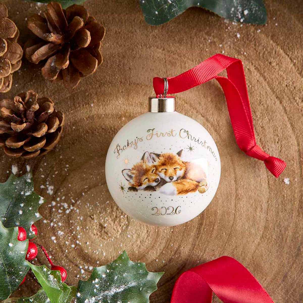 Royal Worcester Wrendale Designs joulupallo Baby's First Christmas 2026