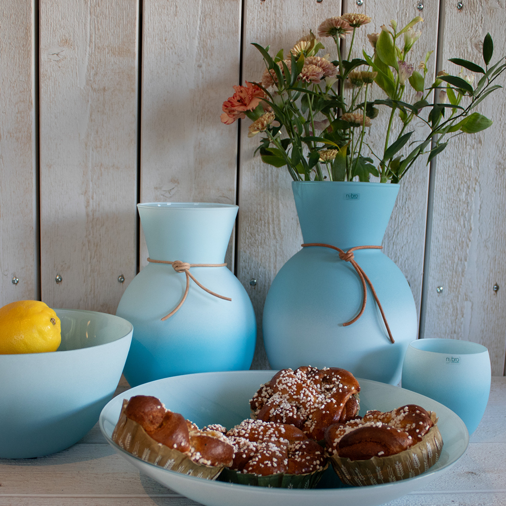 Nybro Crystal Happy Maljakko 25 cm Sininen vadelma