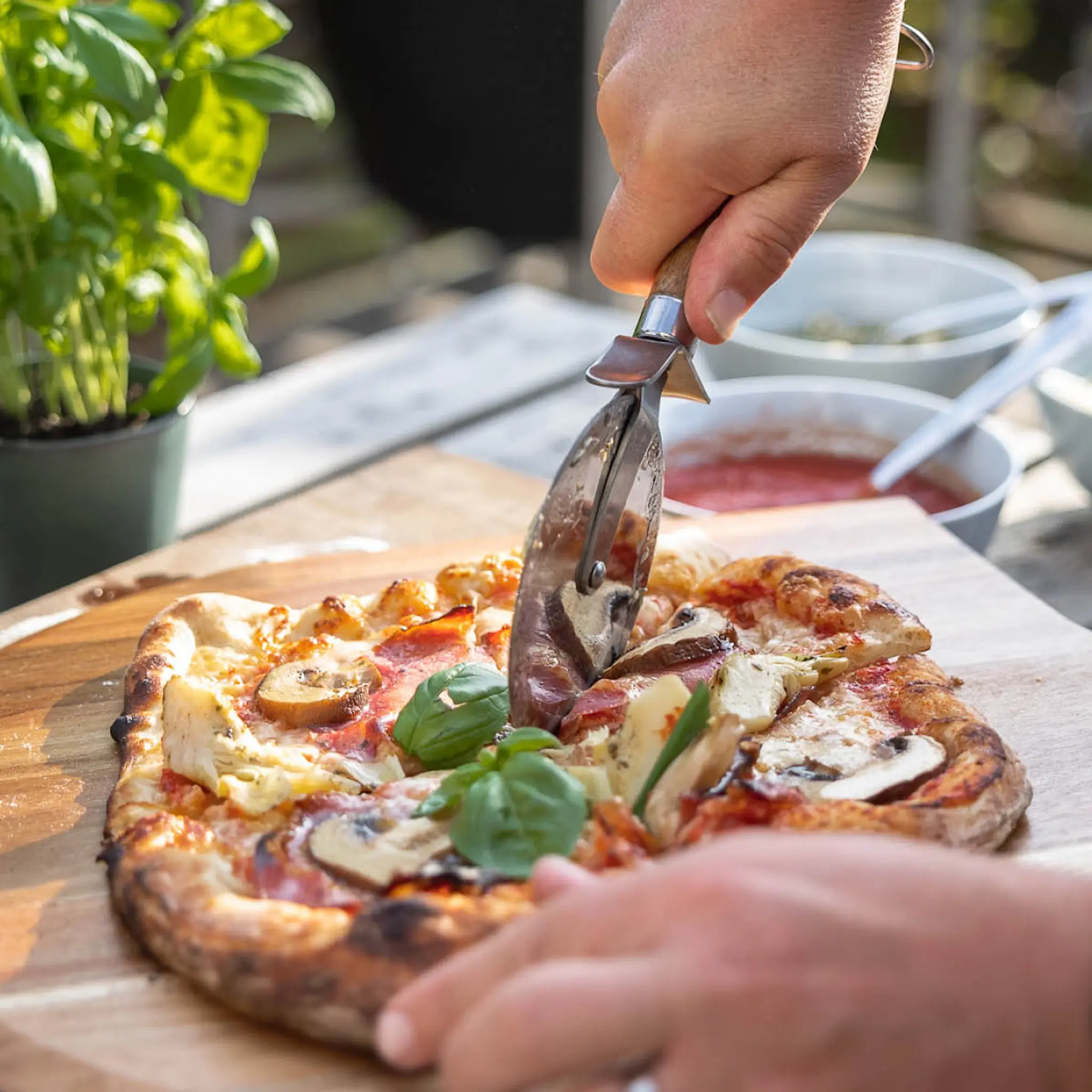 Kamado SUMO Kamado Sumo Pizzaleikkuri 25 cm Akaasia