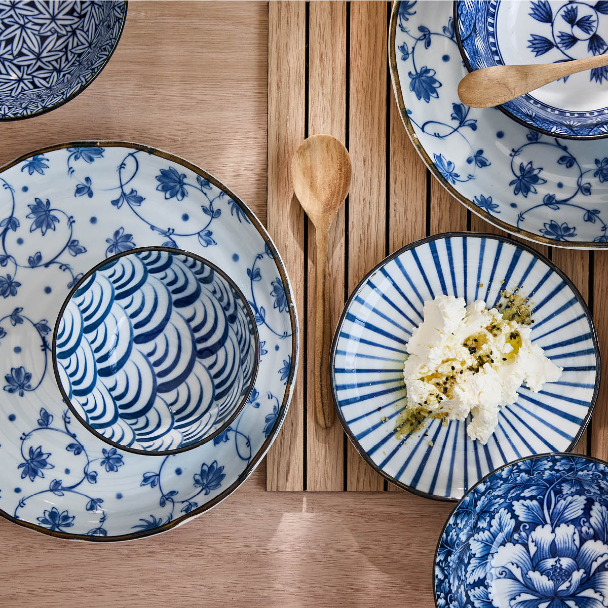 Tokyo Design Studio Natsu Nami risskål 12x6,4 cm 0,35 L blå/vit