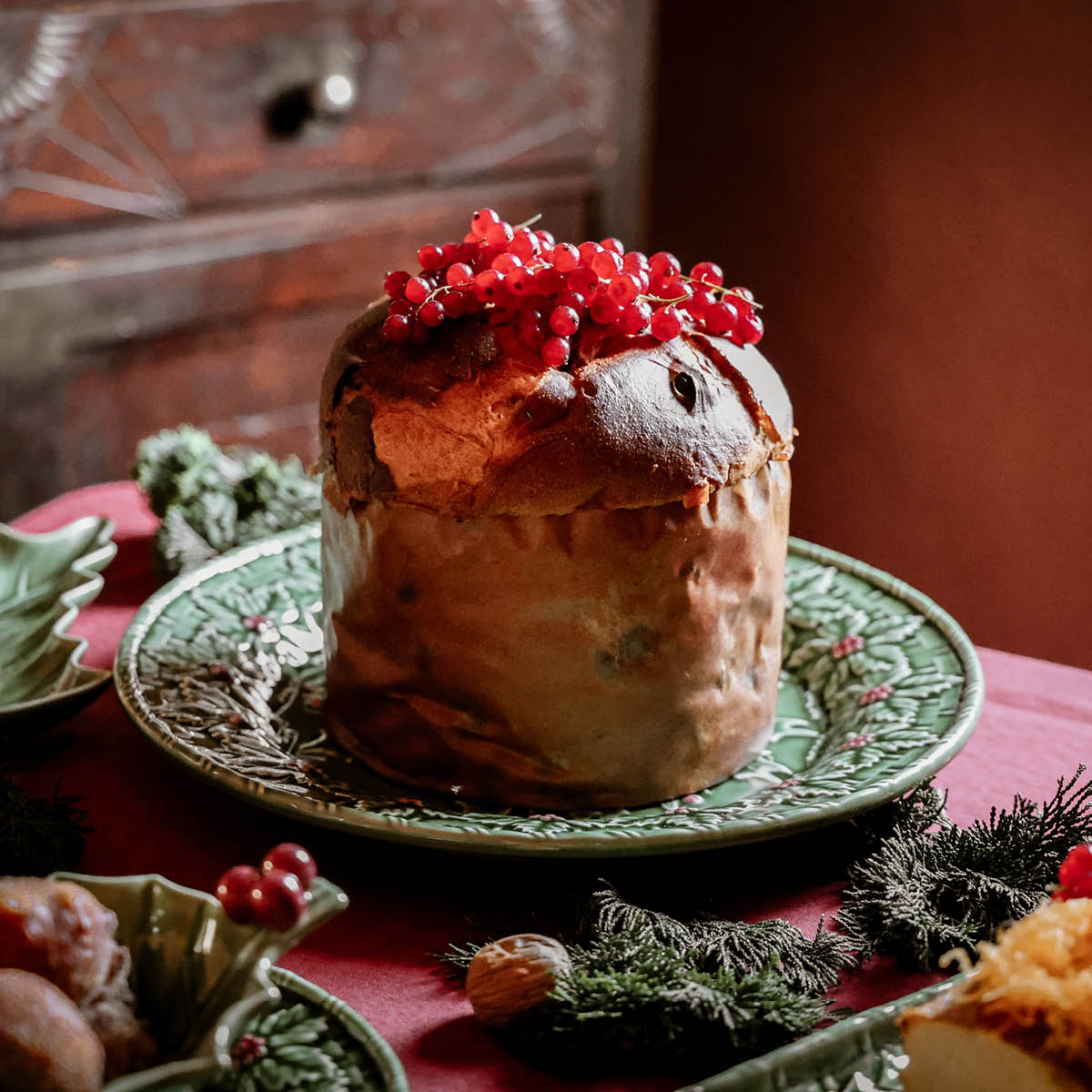 Bordallo Pinheiro Holly serveringsfat 34 cm mistel grön