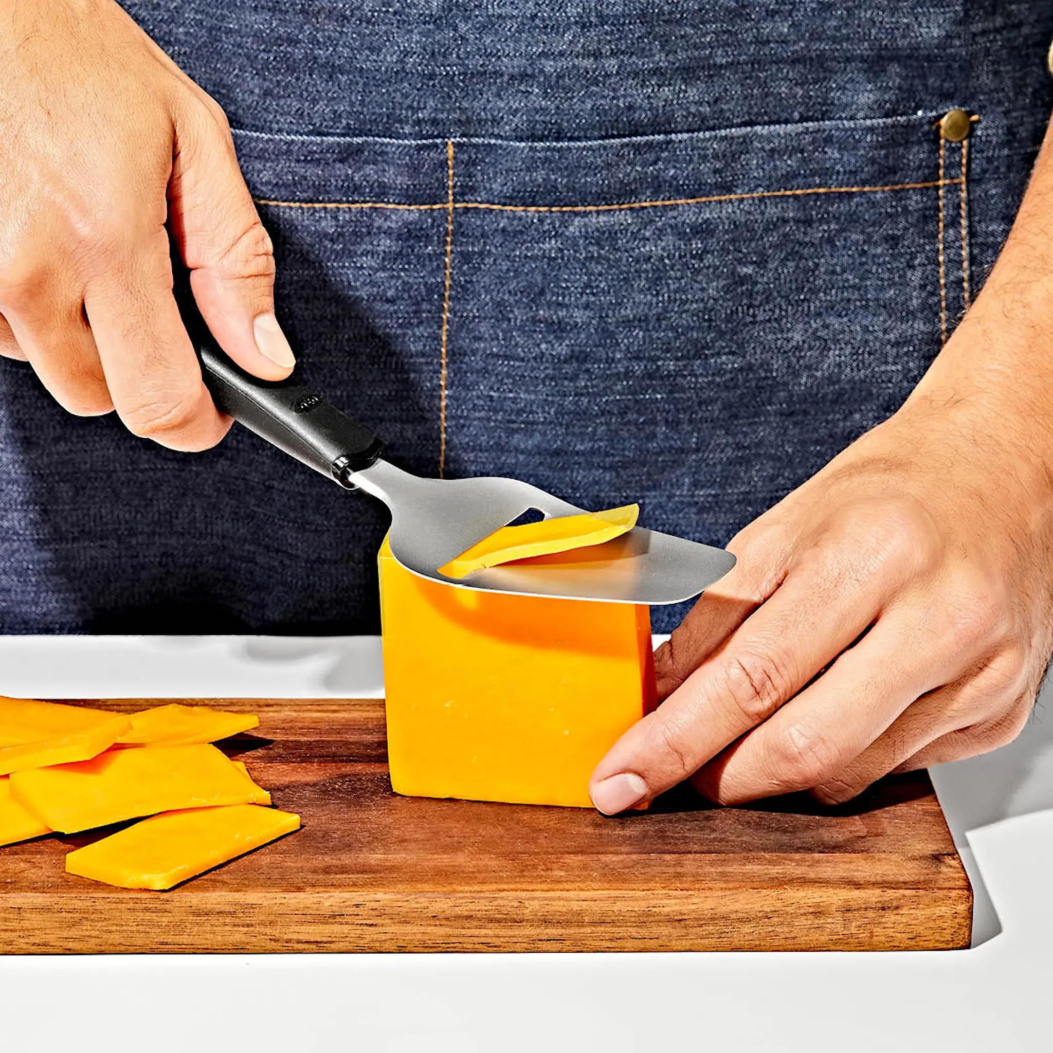 Oxo Osthyvel 22,5 cm rostfritt stål/svart