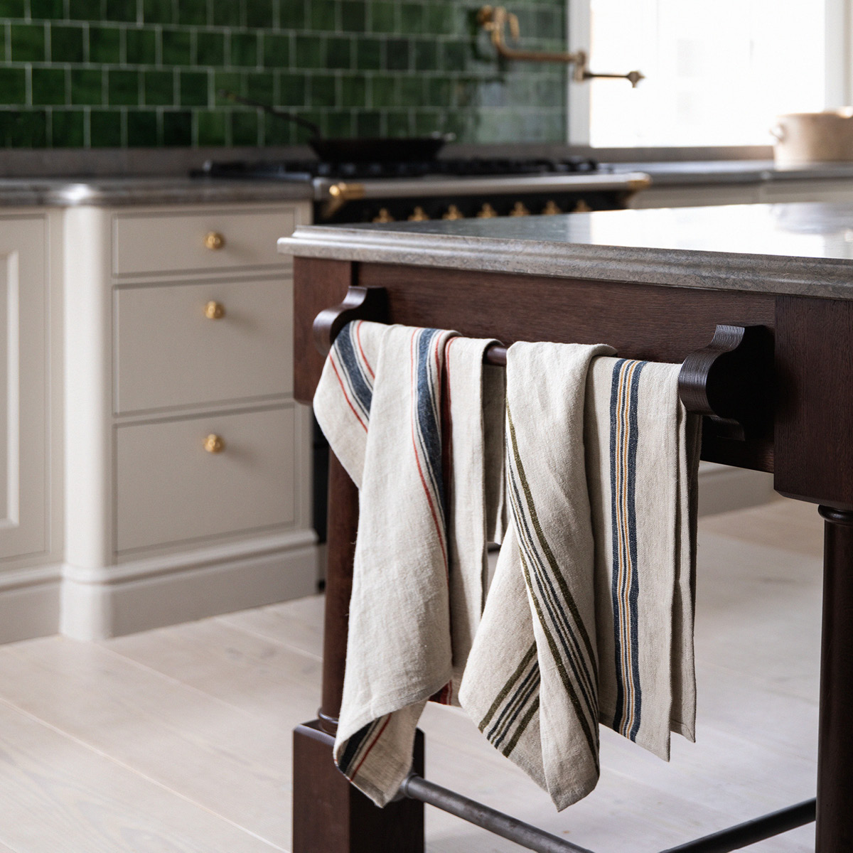 Tell Me More Astrid kjøkkenhåndkle 50x70 cm oliven