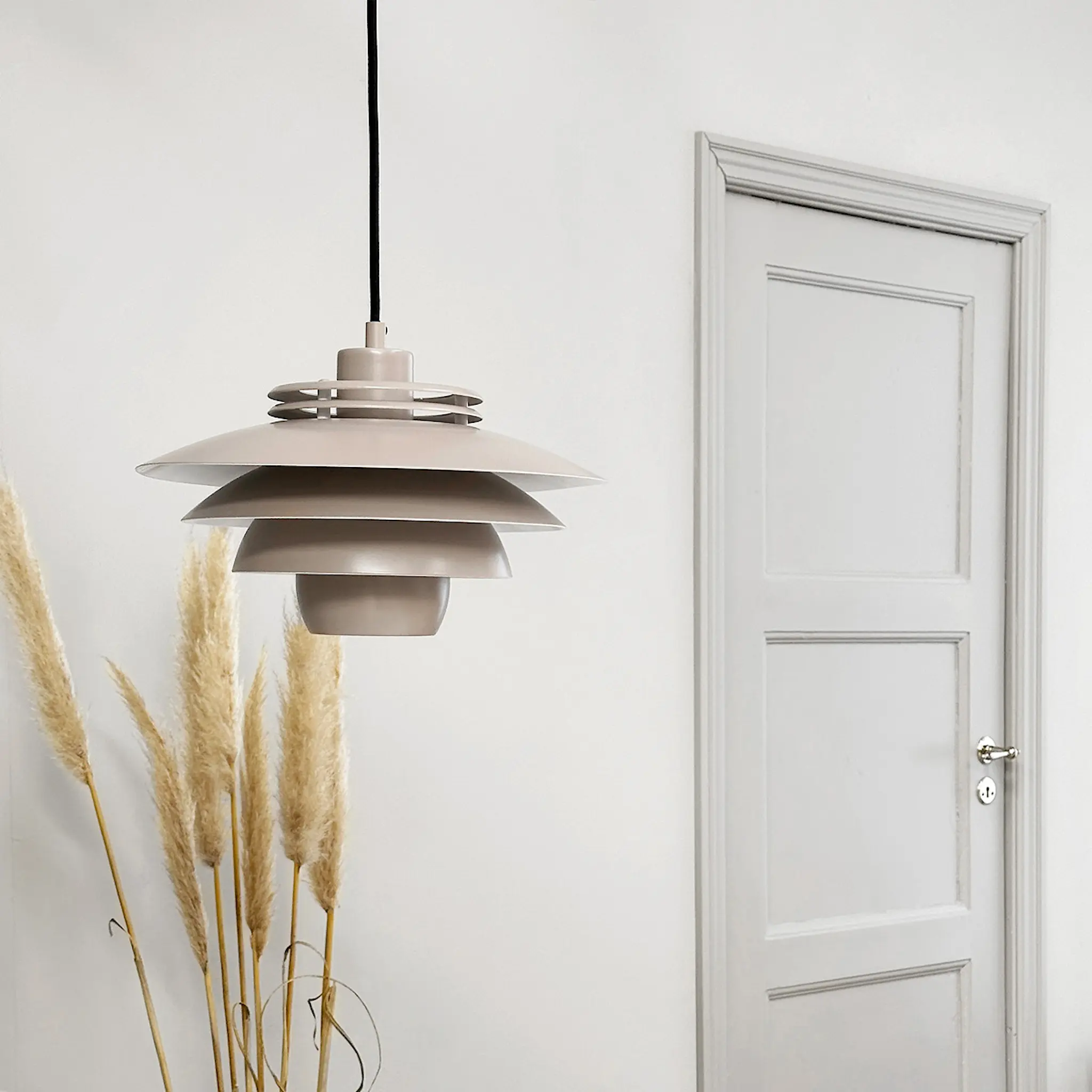 Dyberg Larsen EJKA mini pendellampa 24 cm beige
