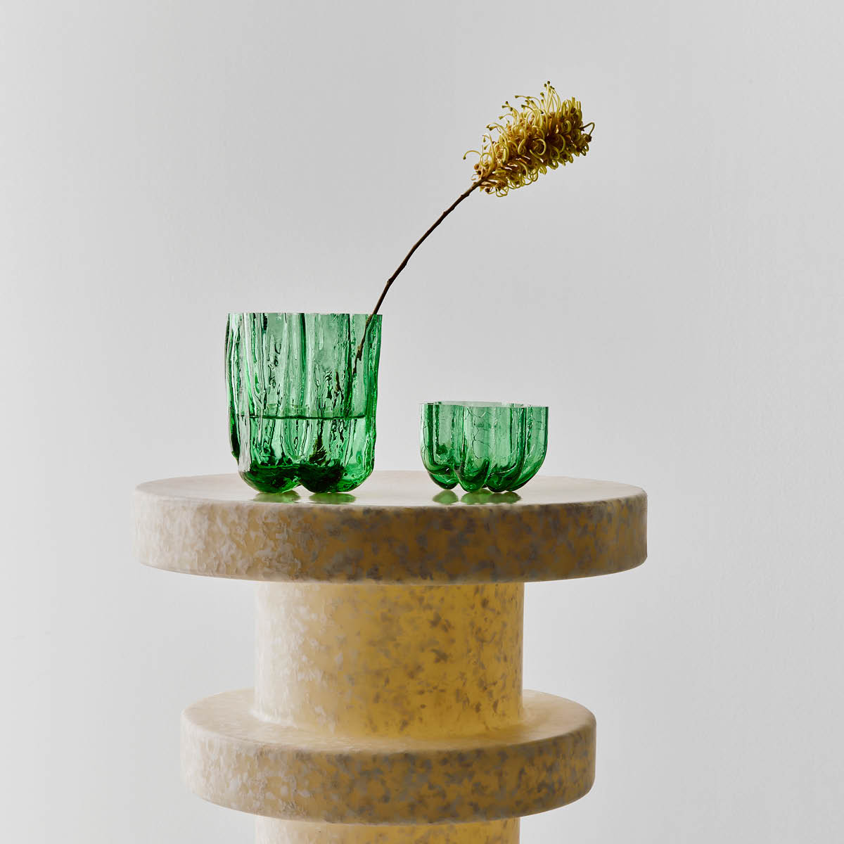 Kosta Boda Crackle vase 12,1 cm mørk grønn