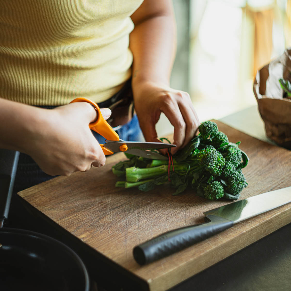 Fiskars Classic kökssax 18 cm orange