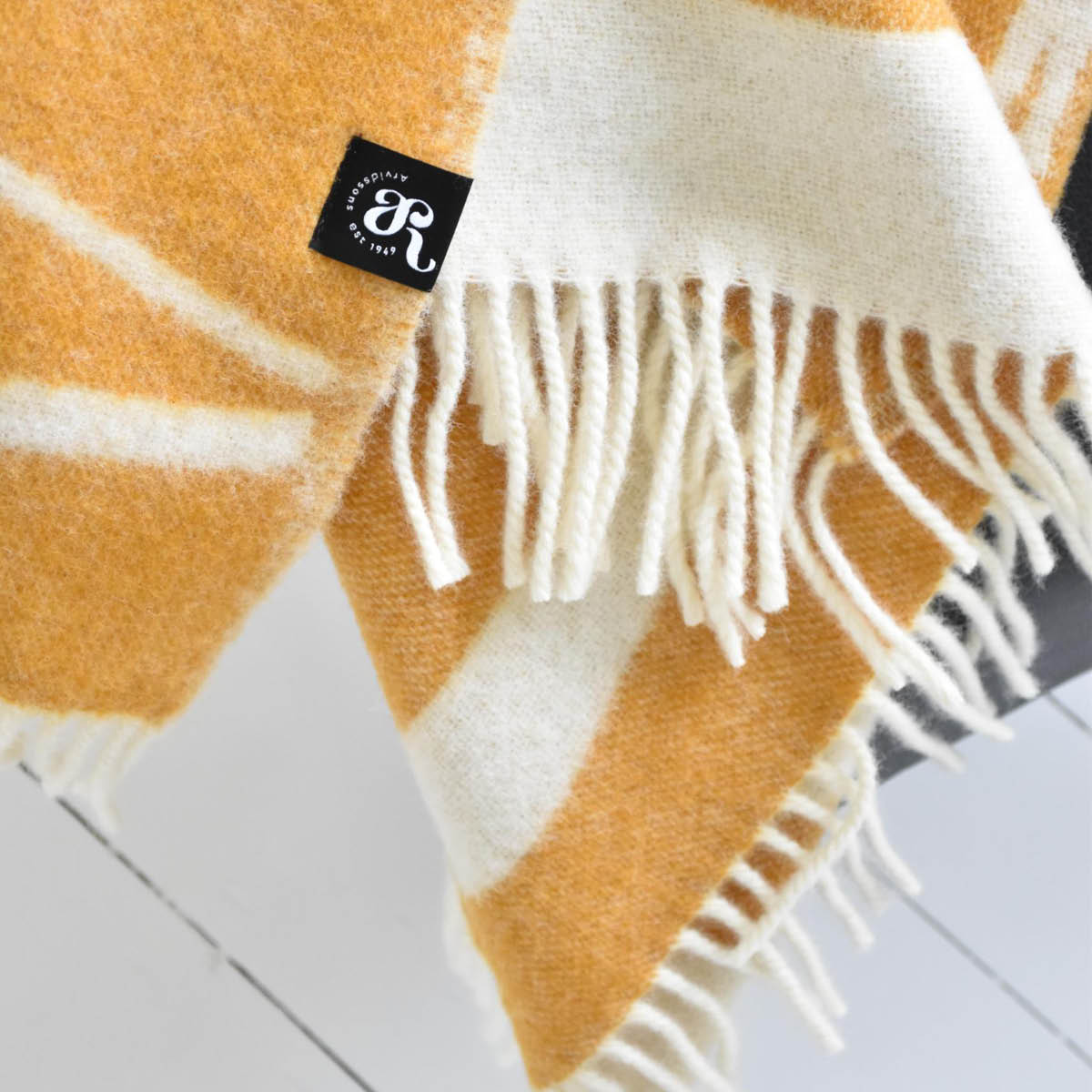 Arvidssons Fjällvandring ullpledd 130x170 cm gul