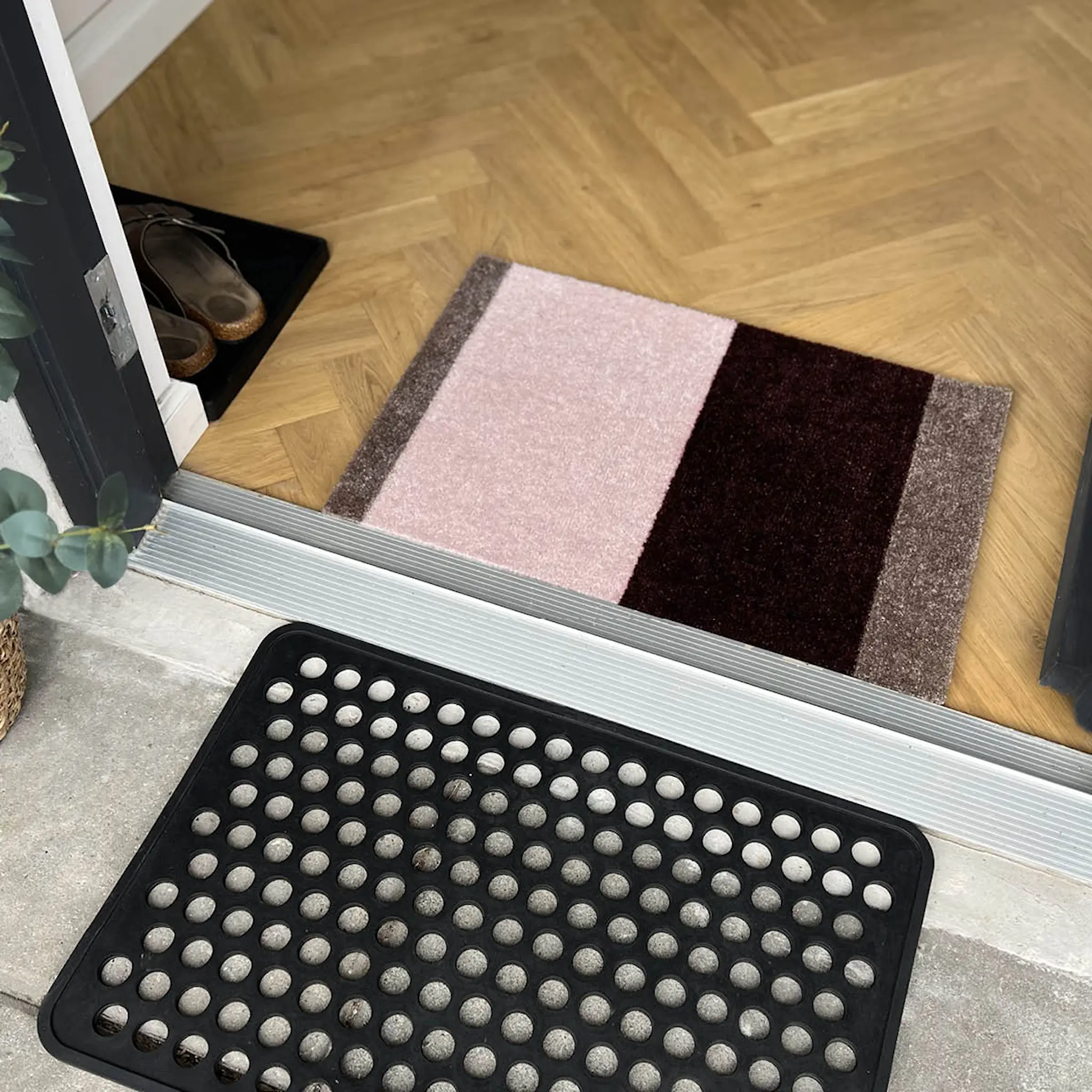 Tica Copenhagen Stripes Horizontally golvmatta 40x60 cm bordeaux/rose/sand