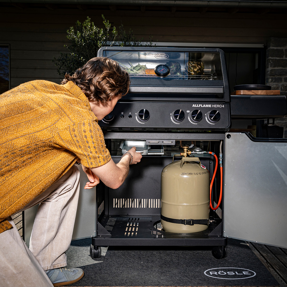 Rösle AllFlame Hero 4 gassgrill 21000W svart