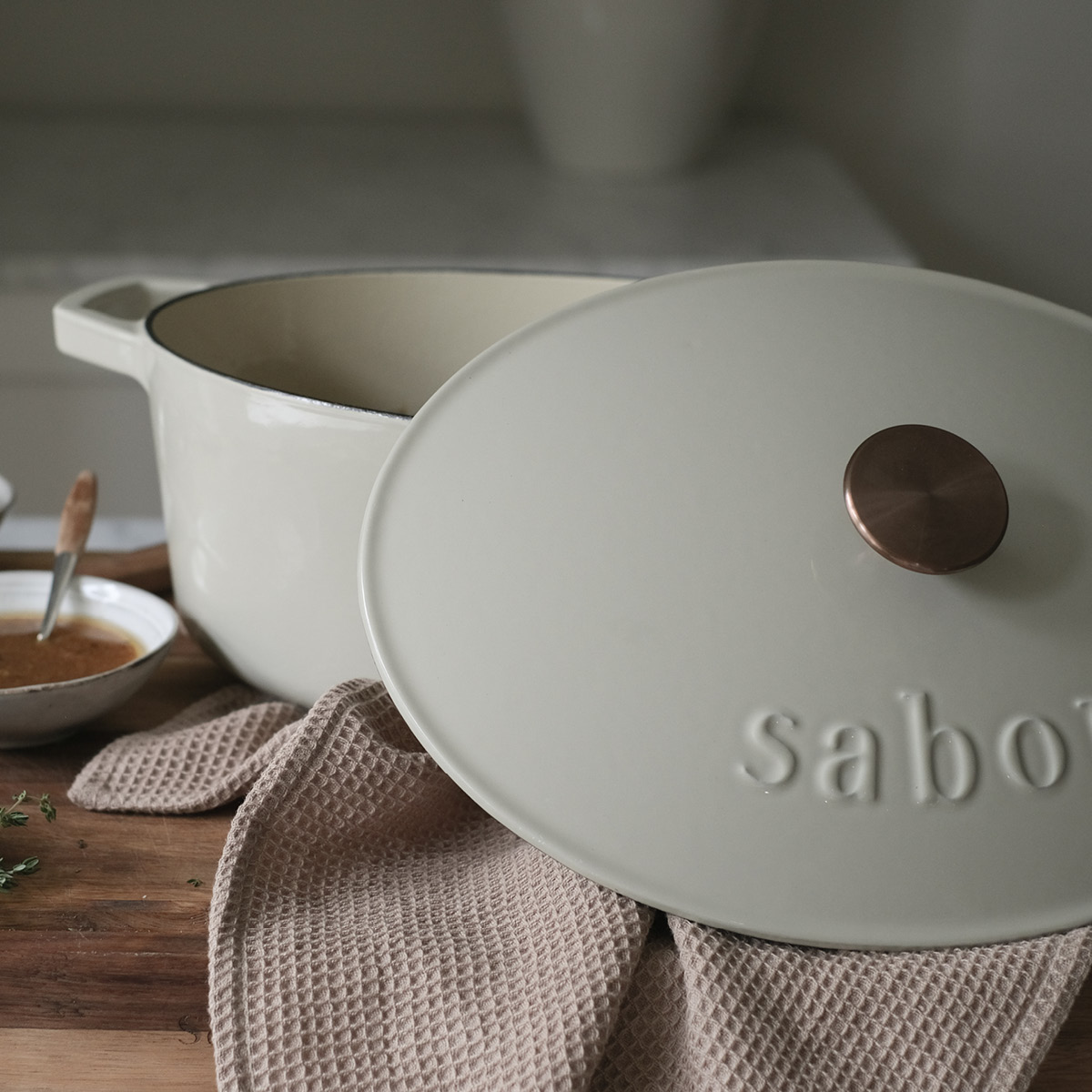 Sabor Valurautapata 5,7 L Lämmin harmaa