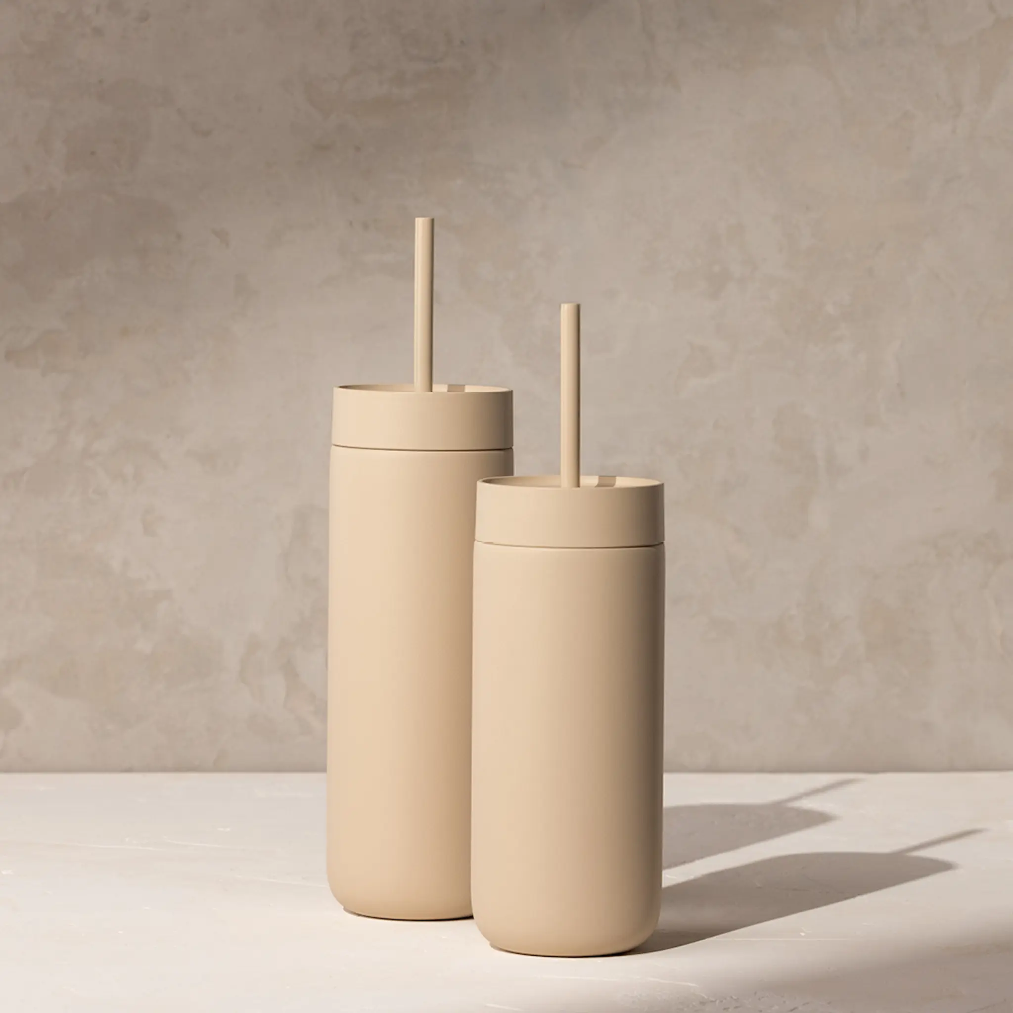 Fellow Carter Cold Desert Capsule tumbler med sugrör 475 ml sand dune
