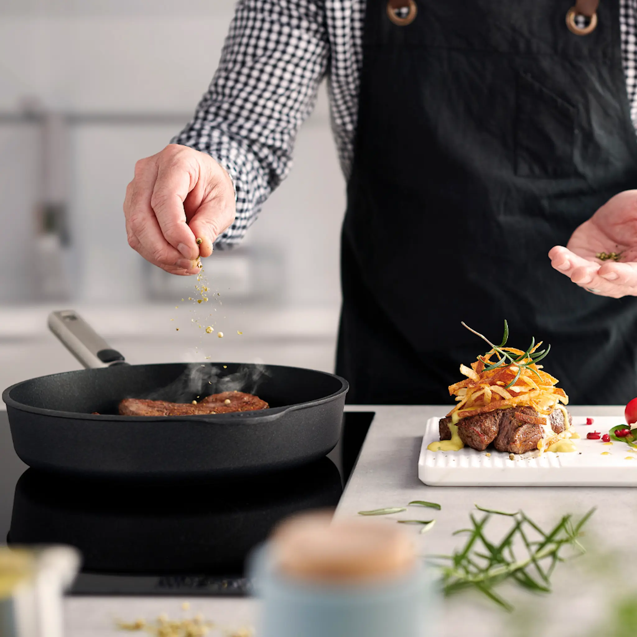 Woll Diamond XR Logic Paistokasari irrotettava kahva 28 cm