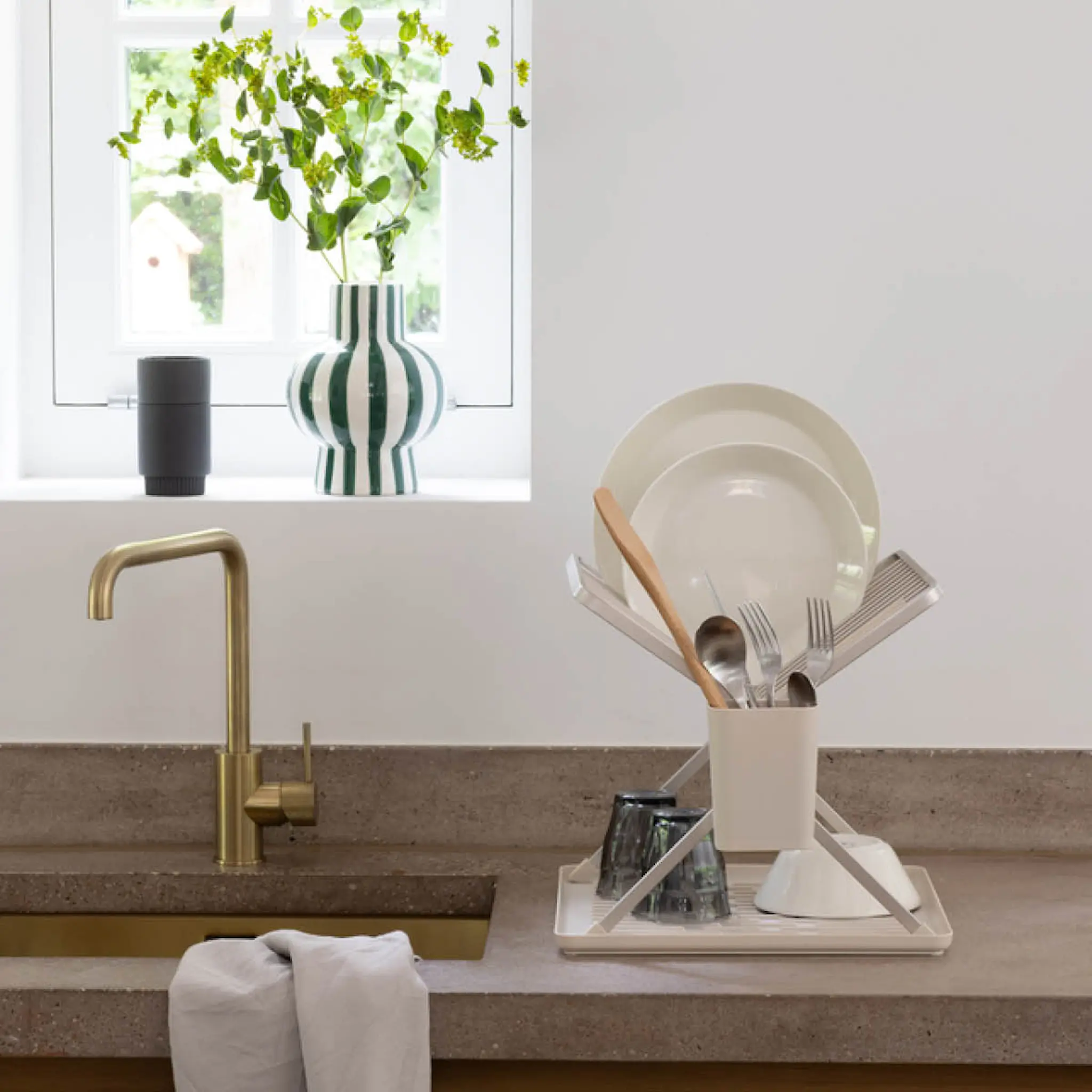 Brabantia SinkSide hopfällbart diskställ 37x33 cm soft beige