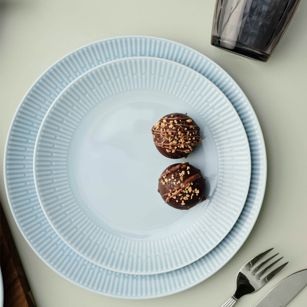 Aida Relief Tallrik 27 cm Ljusblå