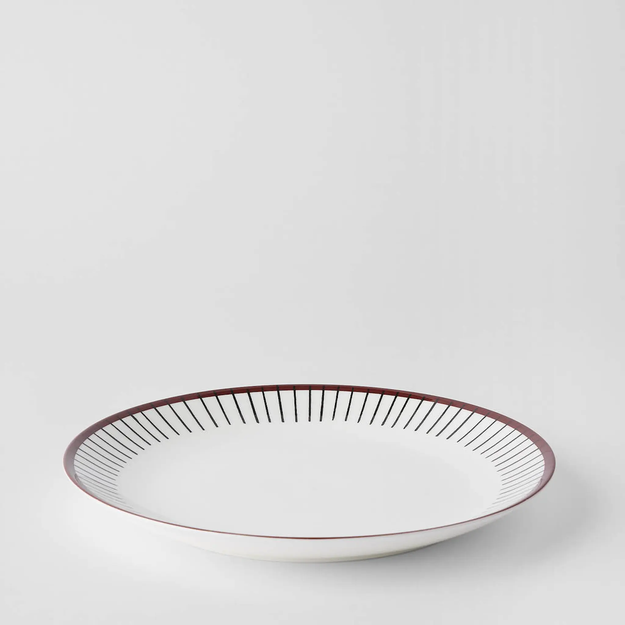 Gustafsberg Ribb tallrik utan bräm 24 cm brunsvart