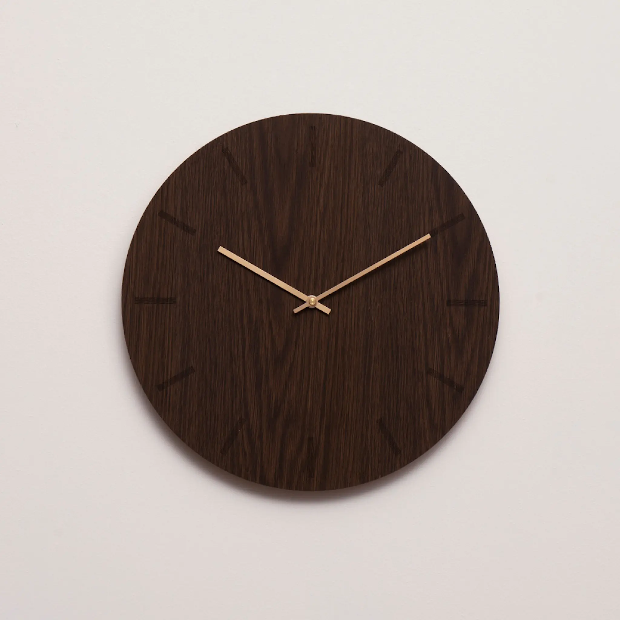Hemverk Dark Oak väggklocka 28 cm mörk ek med kopparvisare
