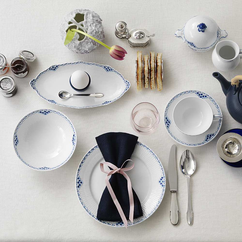 Royal Copenhagen Princess Tarjoiluastia soikea 24 cm