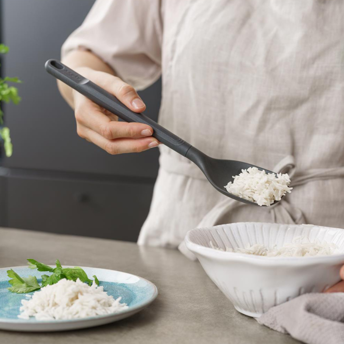 Zyliss Gryteskje medium 30,5 cm grå