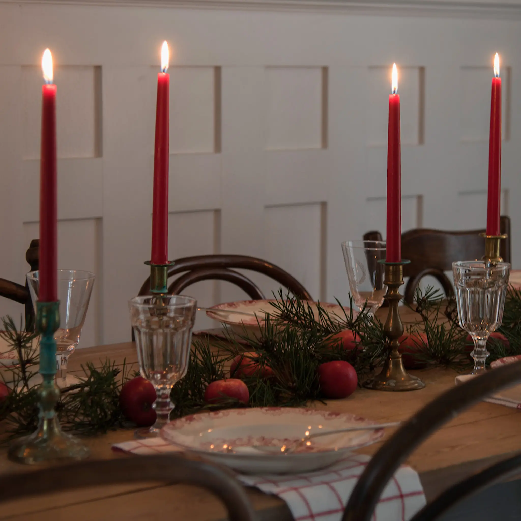 Liljeholmens Christina Antiikkikynttilä 26 cm 4 kpl Punainen