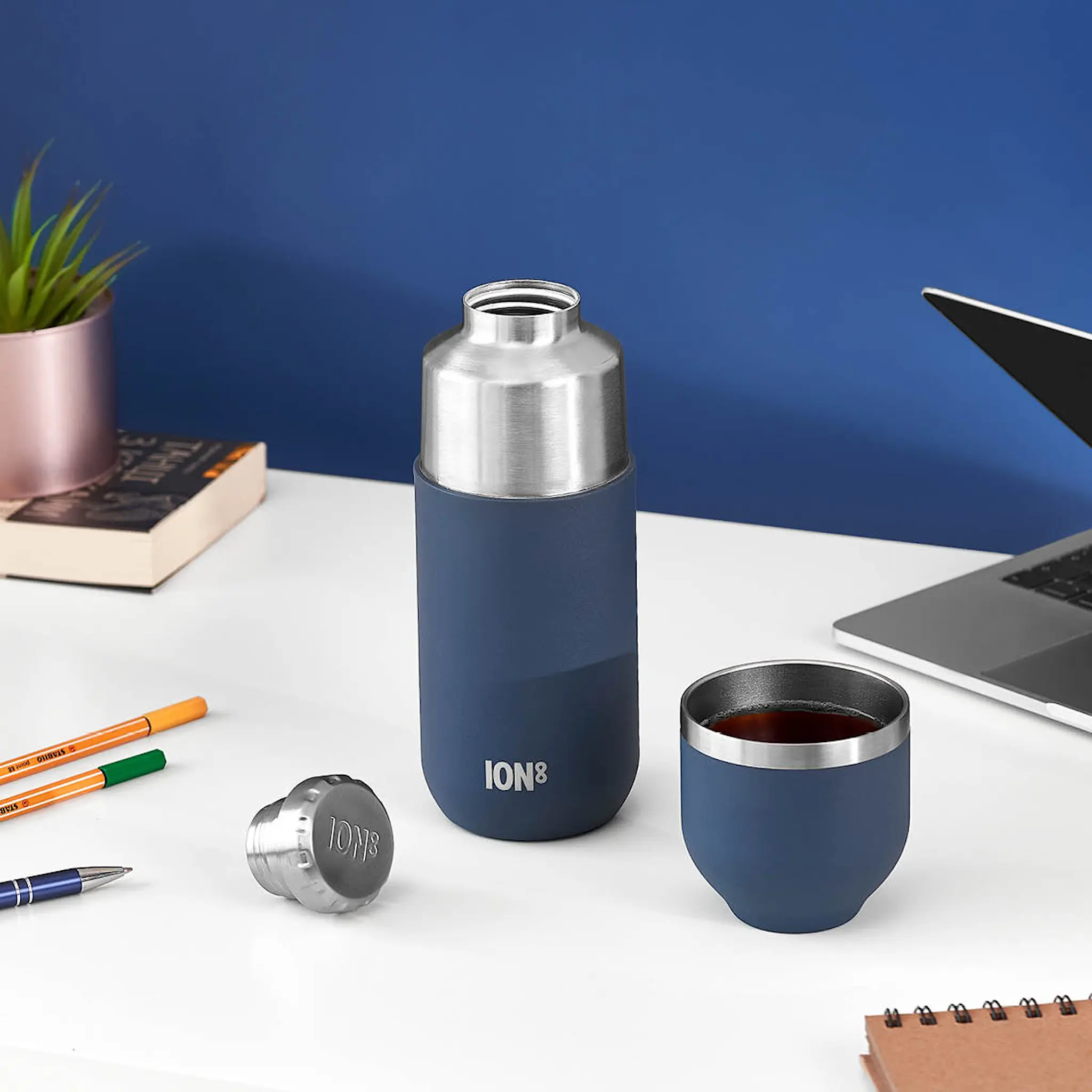 ION8 Luma termosflaska med kopp 0,7 L ash navy