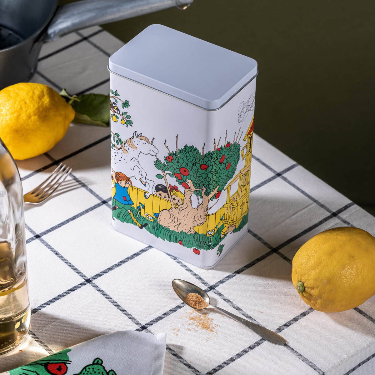 Muurla Pippi metallboks 12x8x20 cm veien hjem