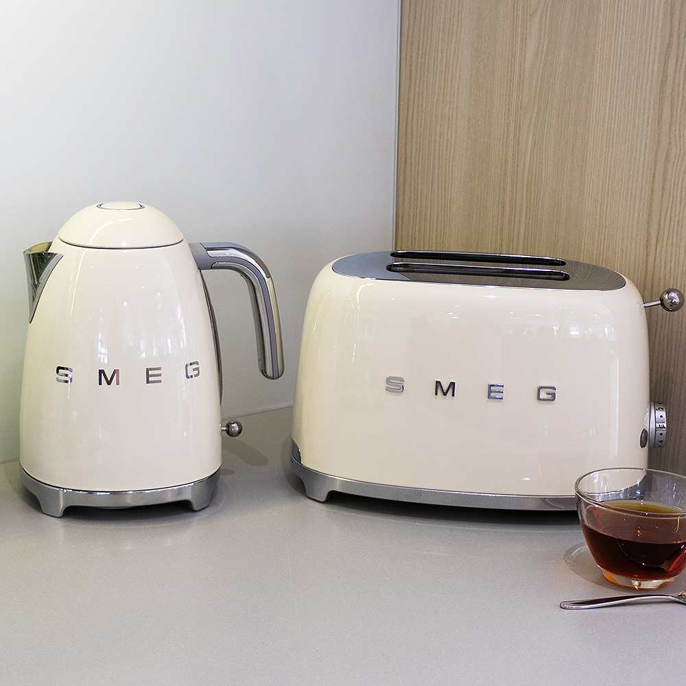 Smeg Smeg Vattenkokare KLF03 1,7 L Creme