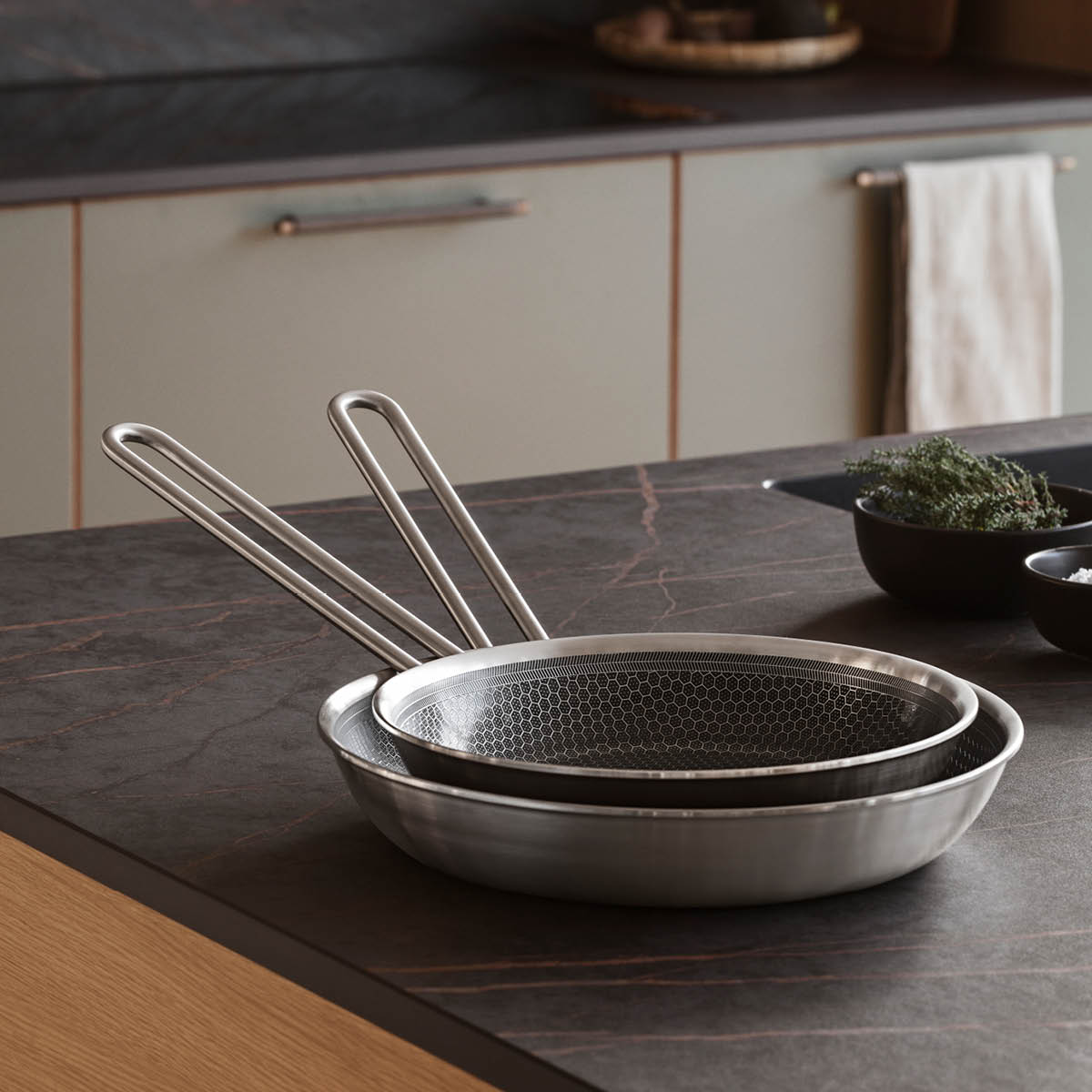 Eva Trio Multi Mosaic keramisk stekepannesett 24+28 cm