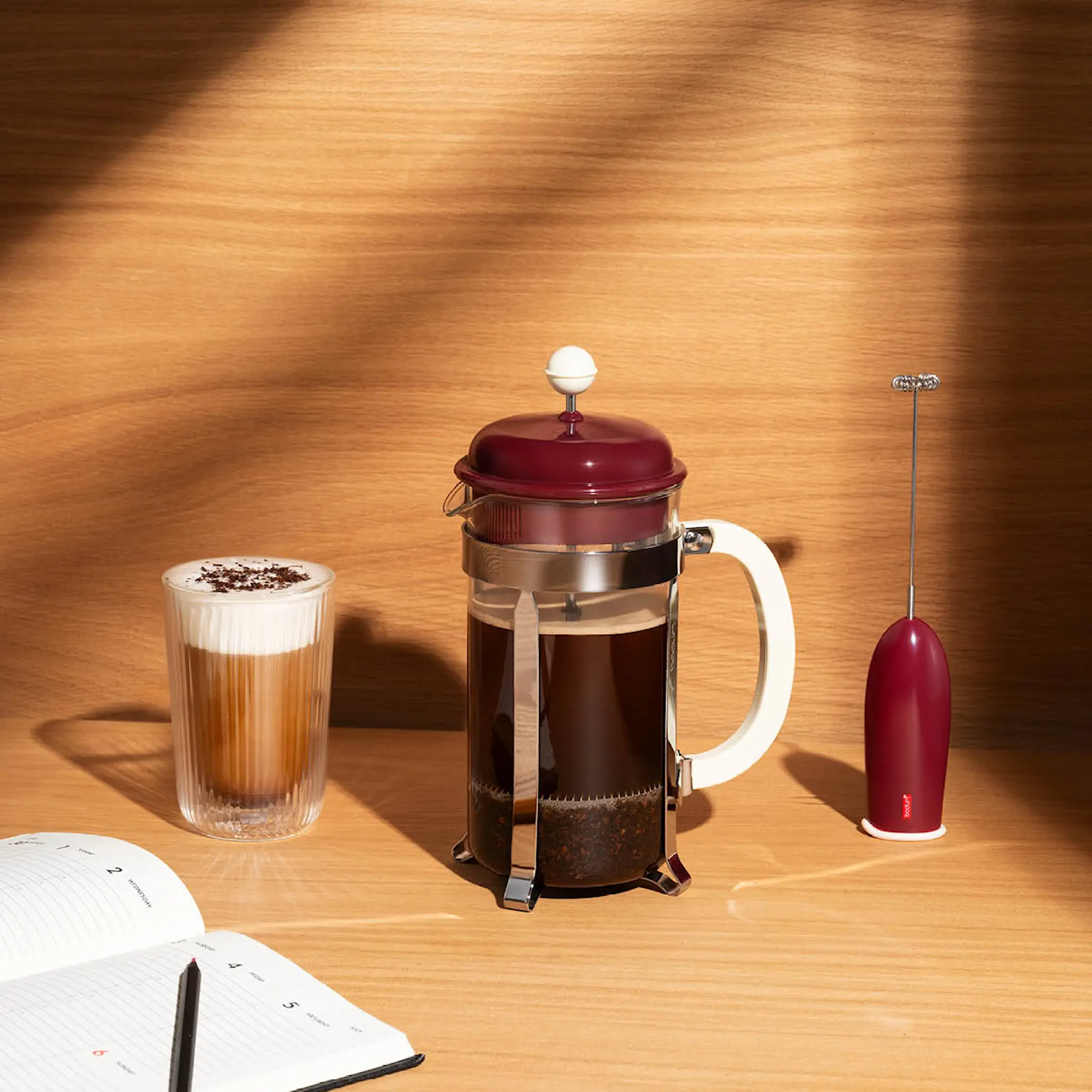 Bodum Schiuma mjölkskummare 22,5 cm cranberry