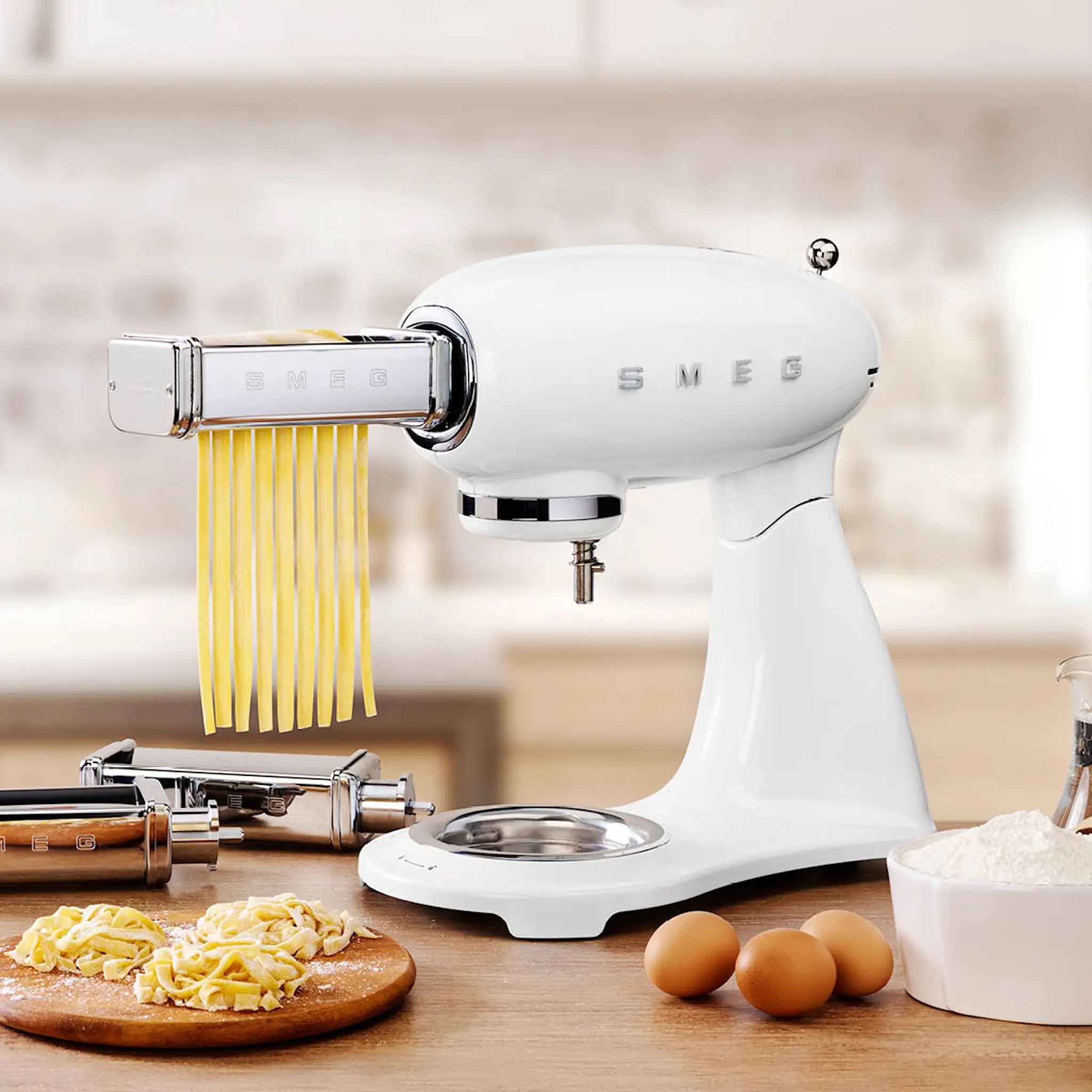 Smeg Smeg Köksmaskin SMF03 4,8 L Vit