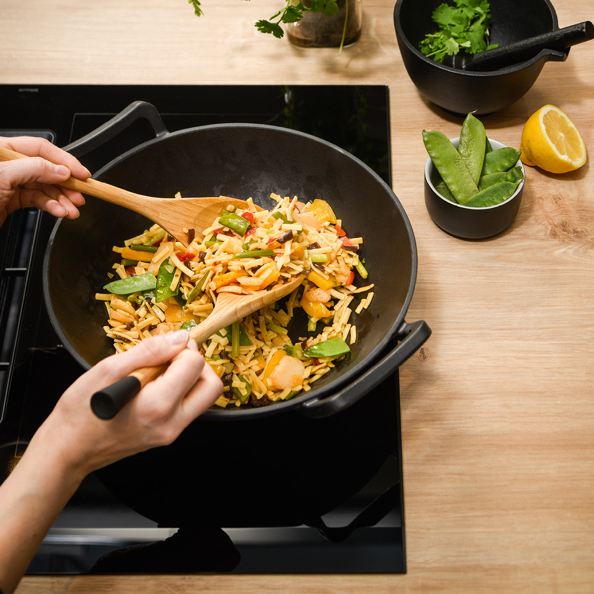 Maku Kitchen Life Wokpanna i gjutjärn 30 cm 3,5 L