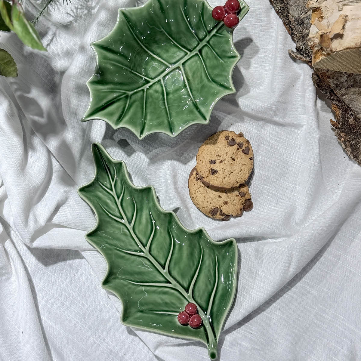 Bordallo Pinheiro Holly fat 27,5 cm mistel blad grön