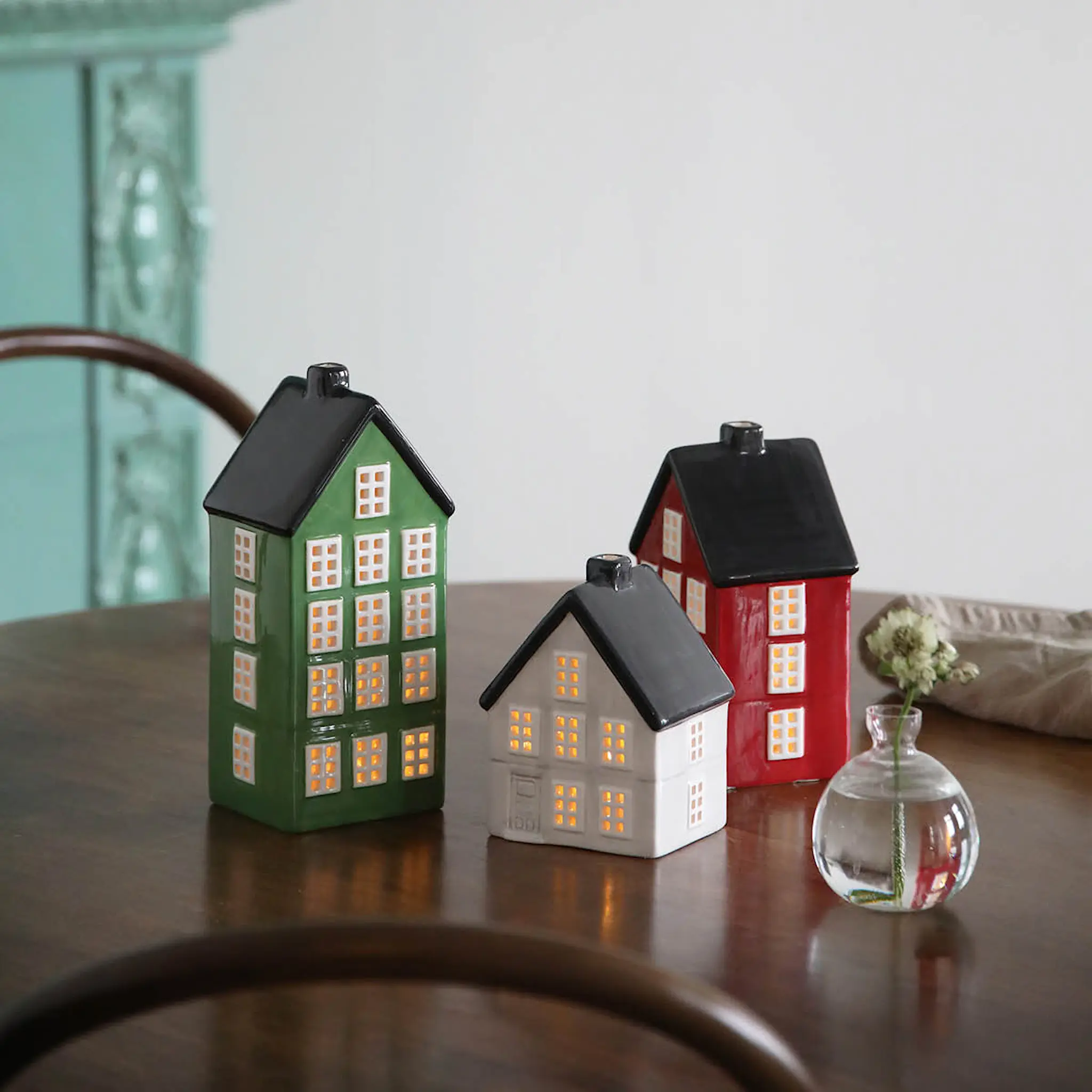 Markslöjd Portree keramikhus LED 3 delar vit/röd/grön