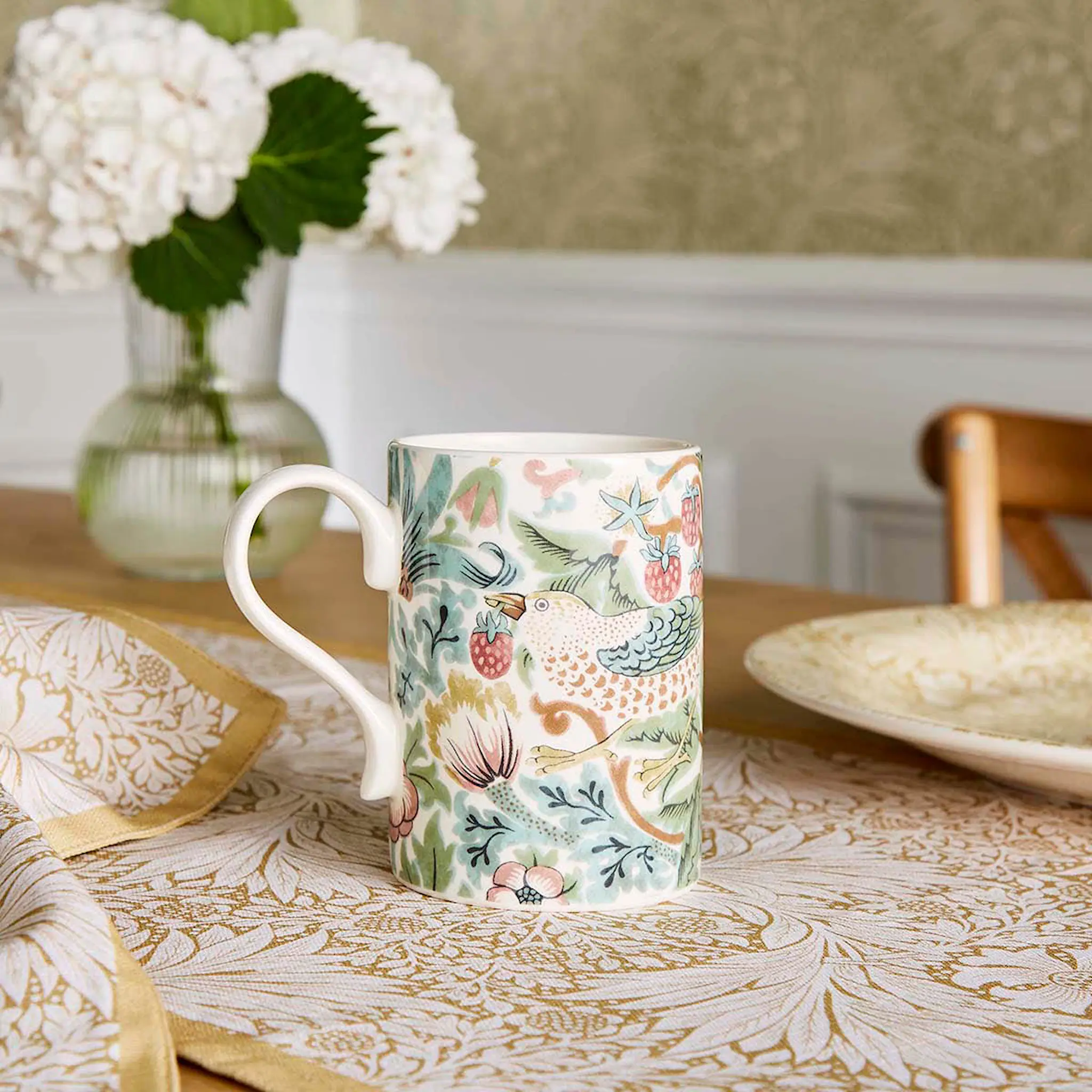 Spode Morris & Co krus 34 cl strawberry thief