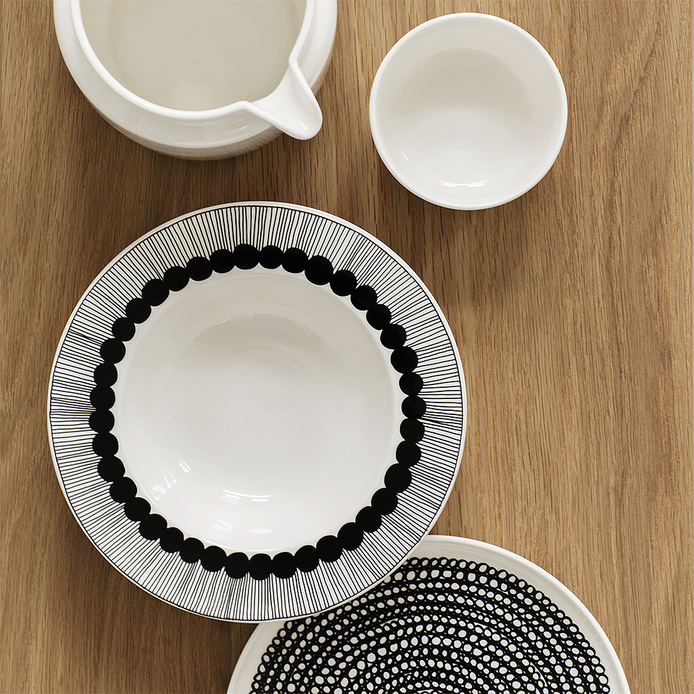 Marimekko Siirtolapuutarha Tallrik djup 20 cm Svart/vit