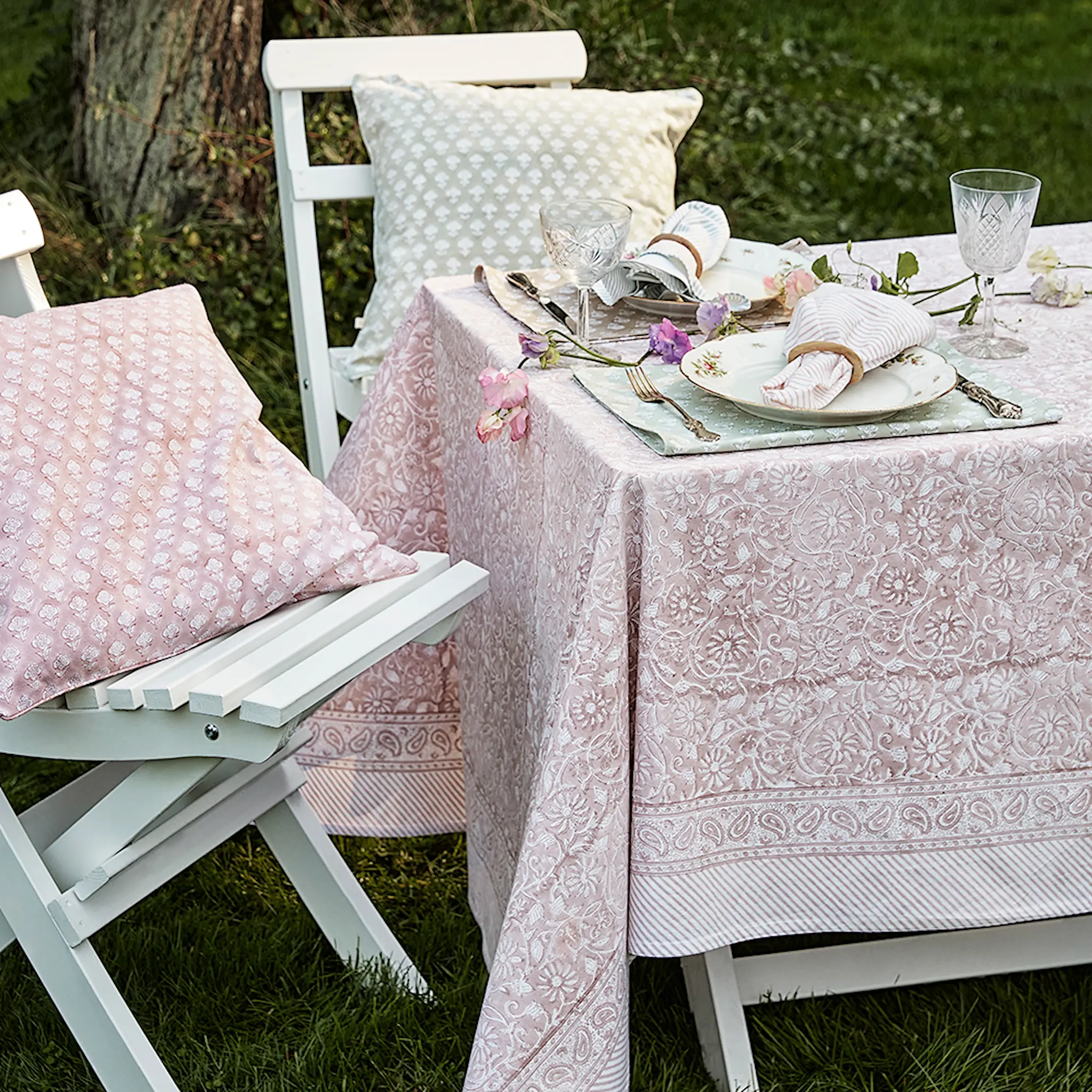 Chamois Margerita Pöytäliina 150x230 cm Fuchsia Rose