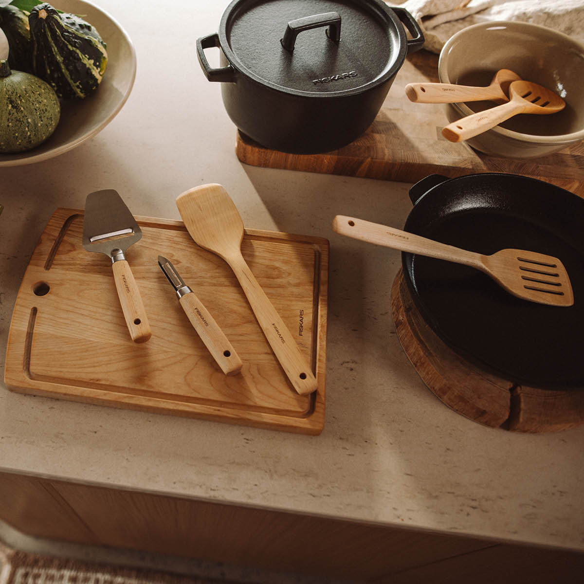 Fiskars Folken stekespade 30 cm tre