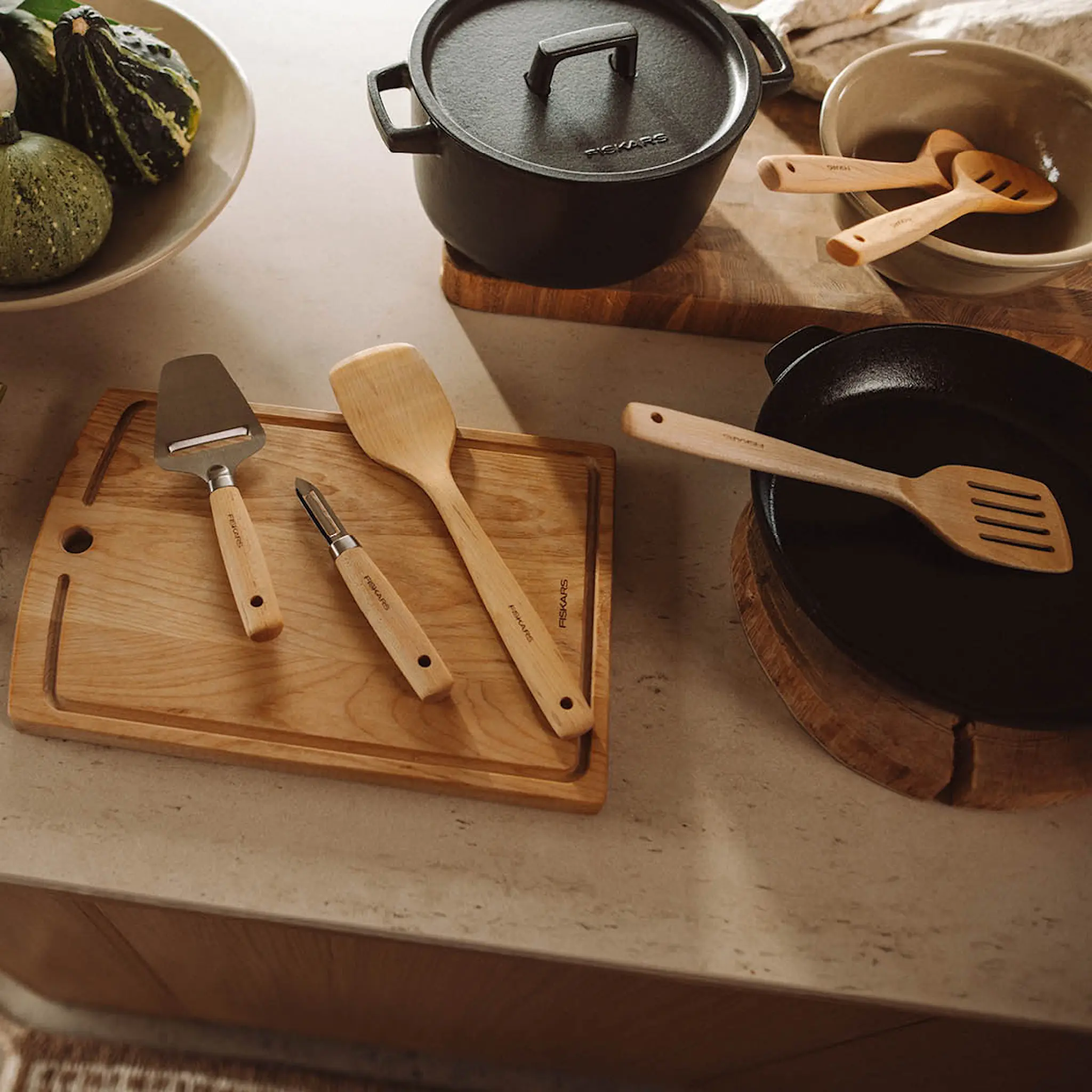 Fiskars Folken stekespade 30 cm tre