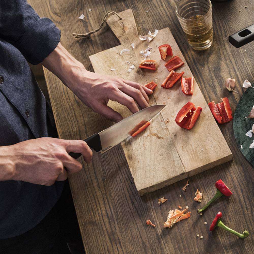 Fiskars Hard Edge kokkekniv medium