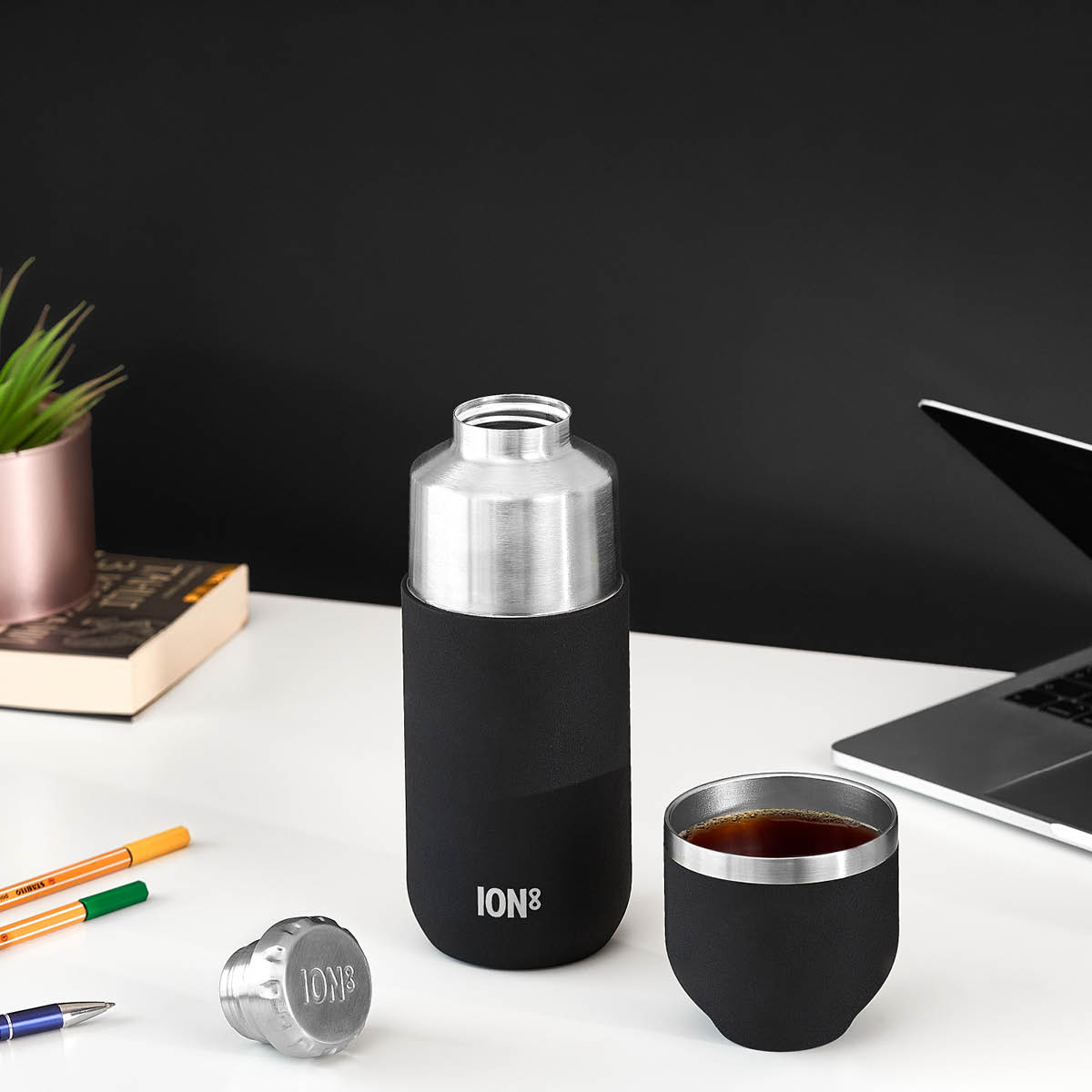 ION8 Luma termosflaska med kopp 0,7 L svart