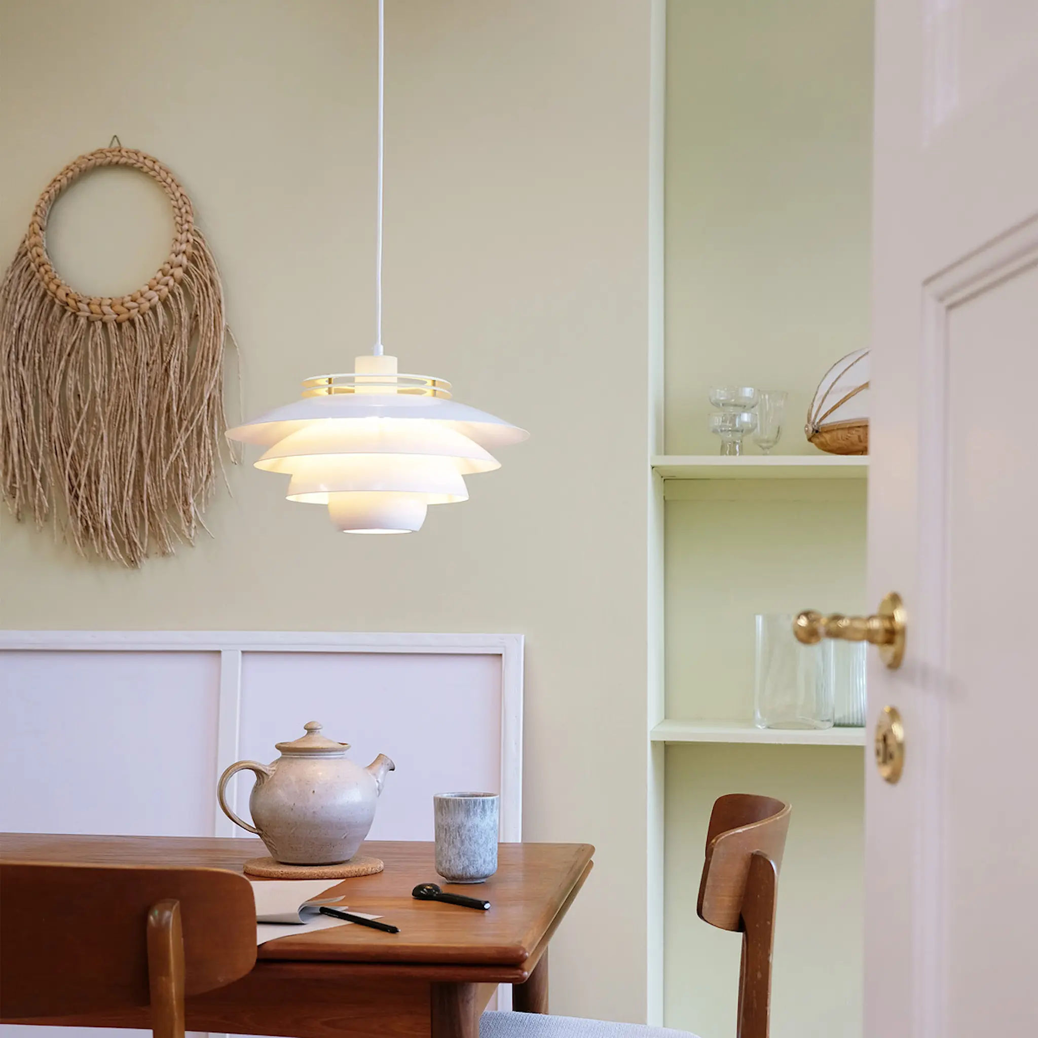 Dyberg Larsen EJKA Kattovalaisin 20 cm Valkoinen