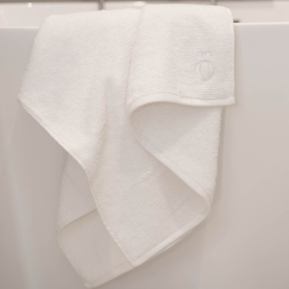 Sögne Home Wellbeing by Sögne badhandduk 70x140 cm vit