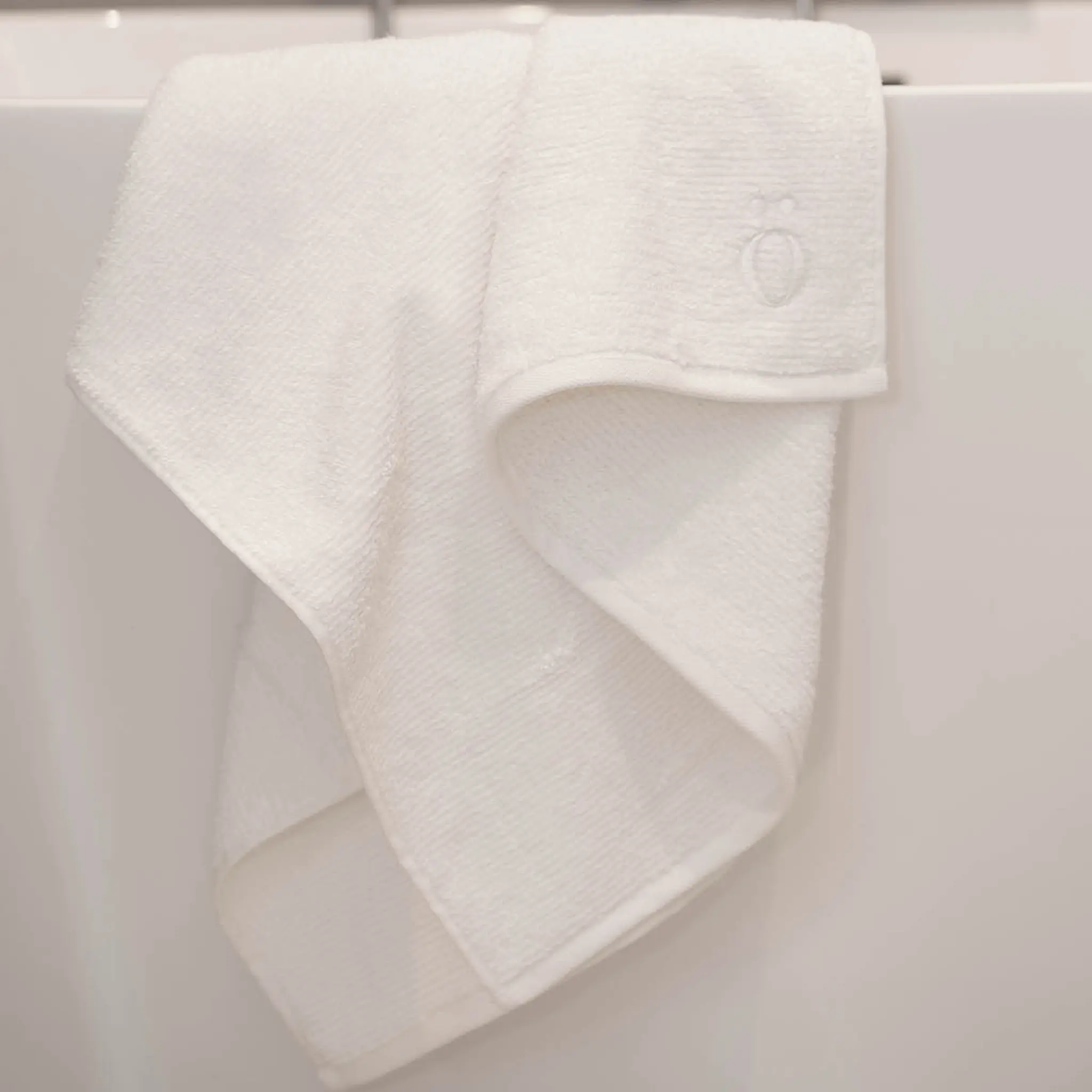 Sögne Home Wellbeing by Sögne badhandduk 70x140 cm vit