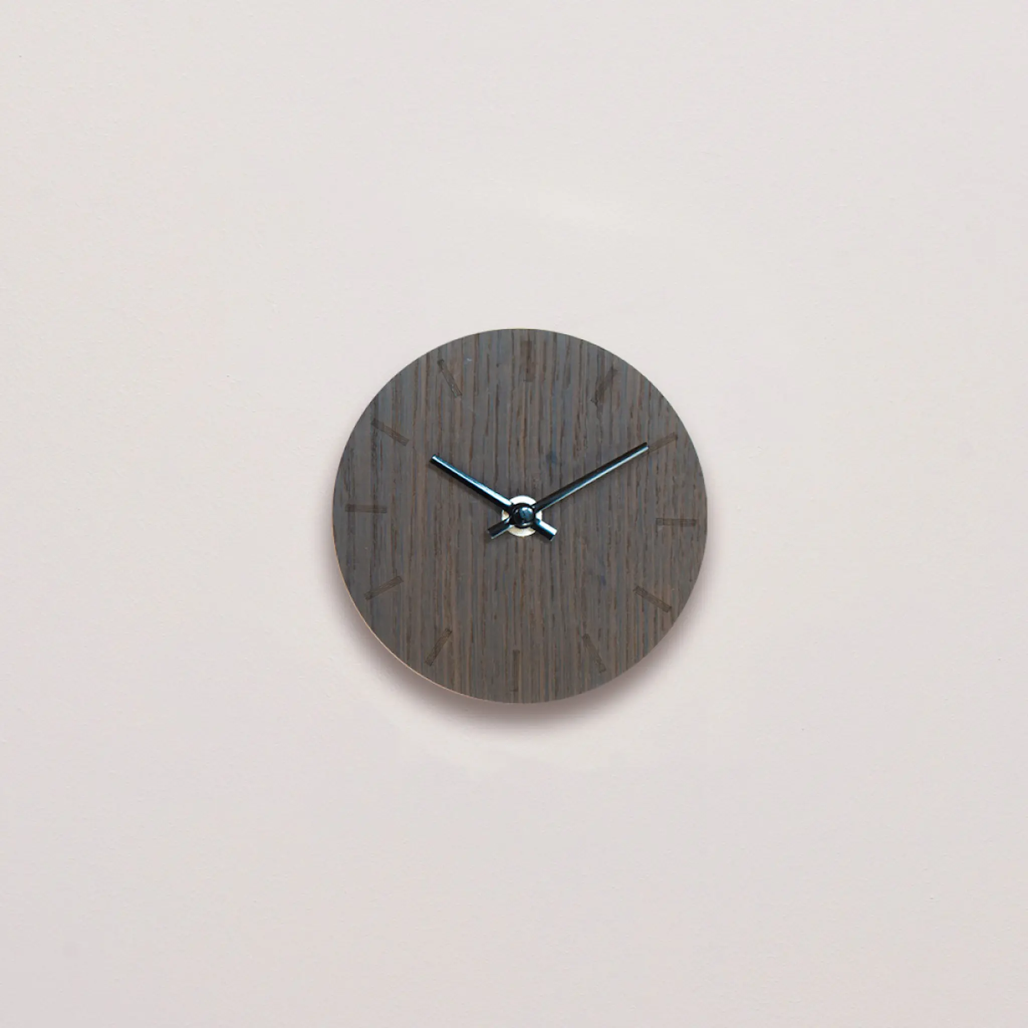 Hemverk Dark Oak bordsur 12 cm mörk ek med svart visare